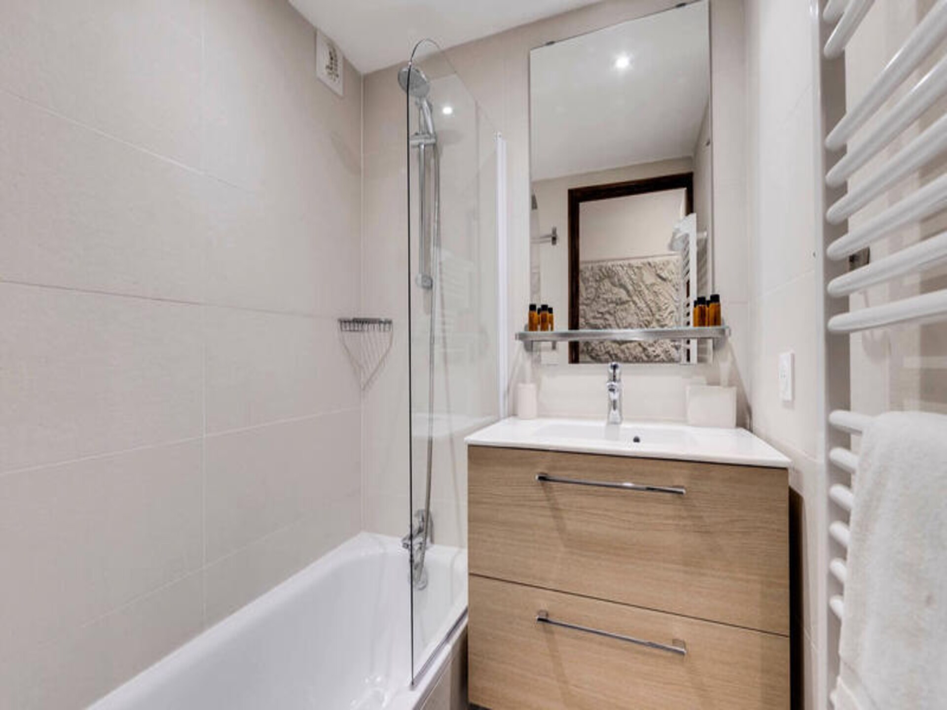 Gerenoveerd 5-persoons appartement op 50m van de piste in Val d'Isère - foto 13