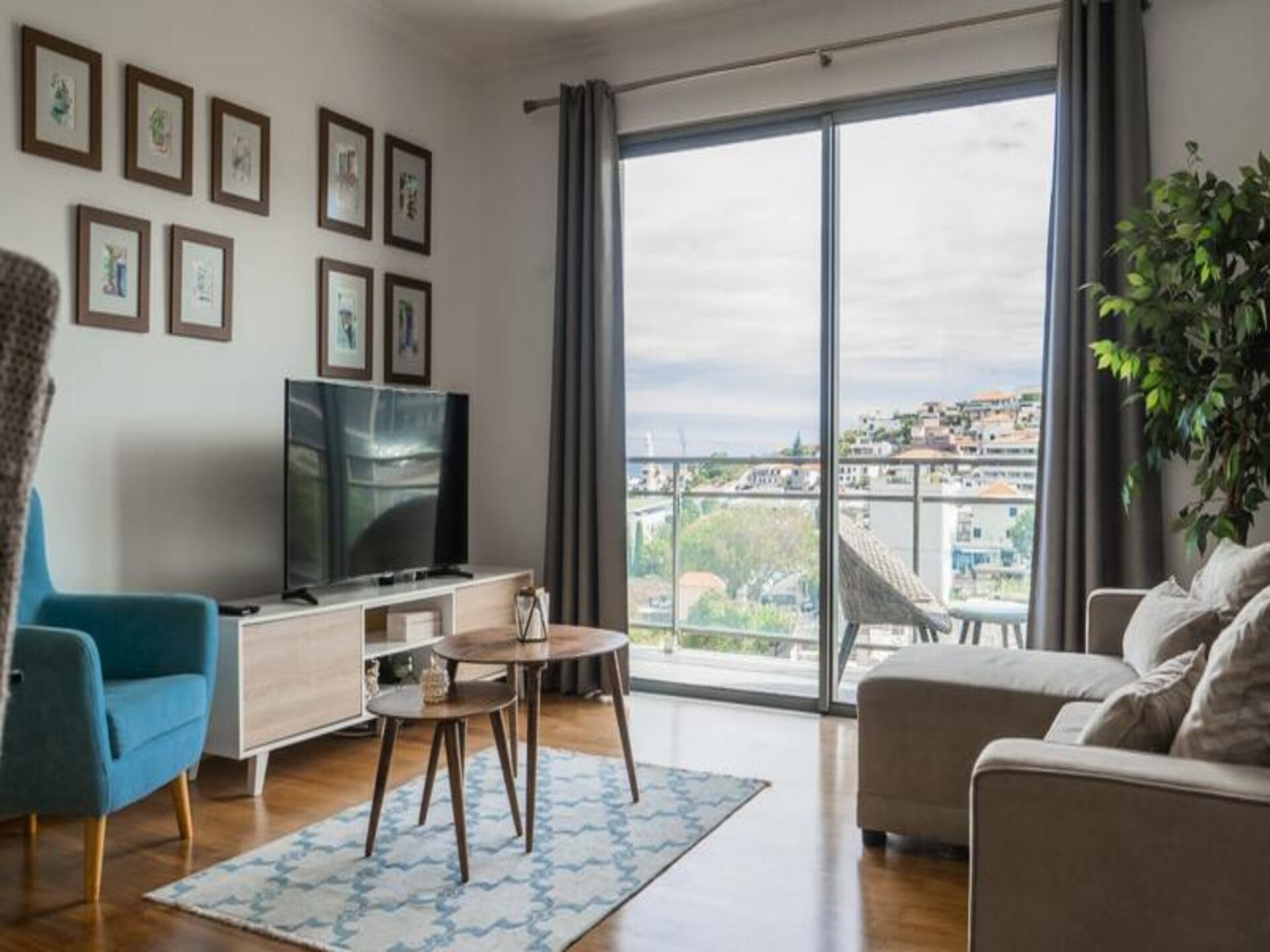 Licht appartement in Funchal met panoramisch uitzicht over de baai - foto 1
