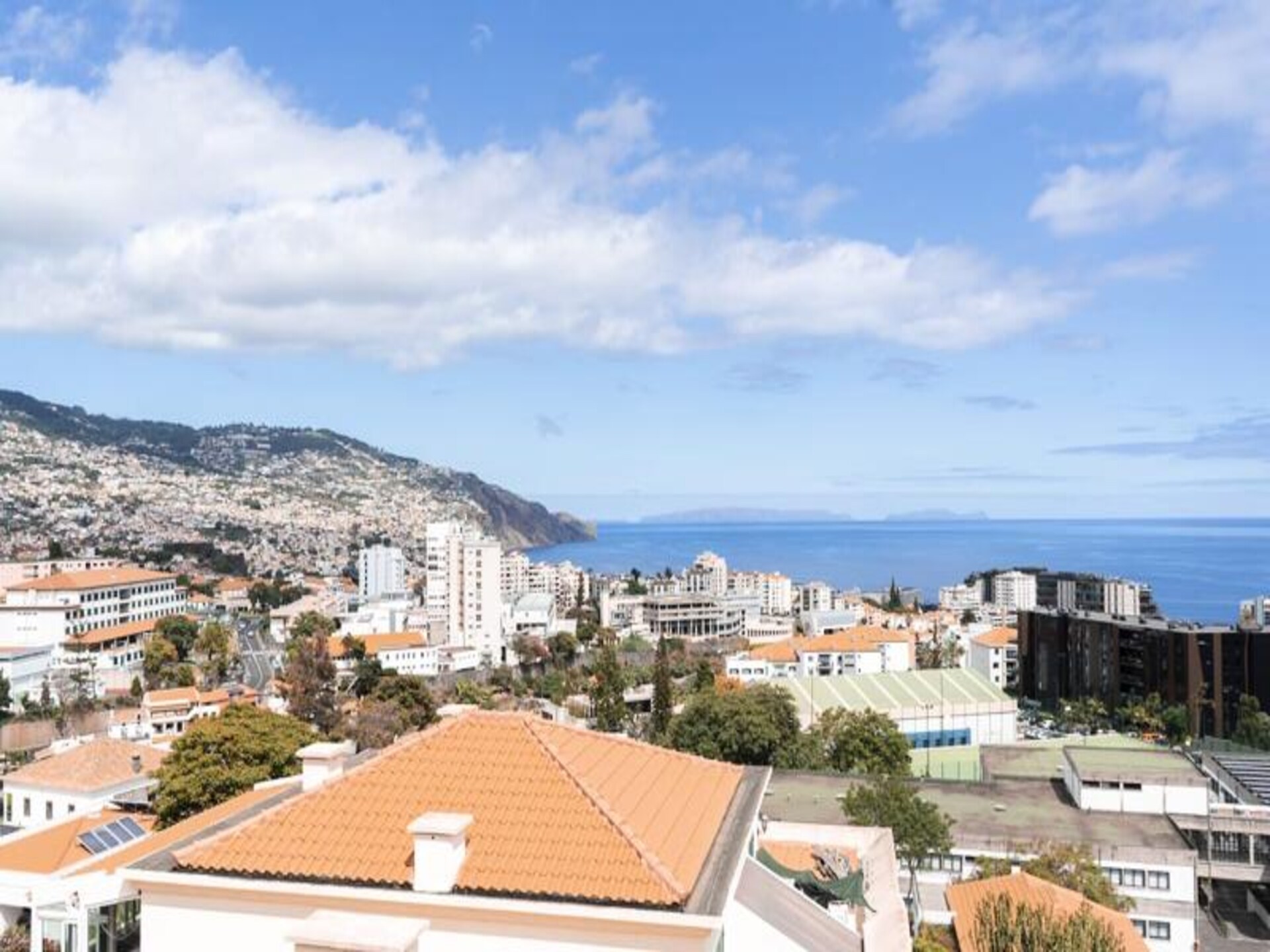 Licht appartement in Funchal met panoramisch uitzicht over de baai - foto 7