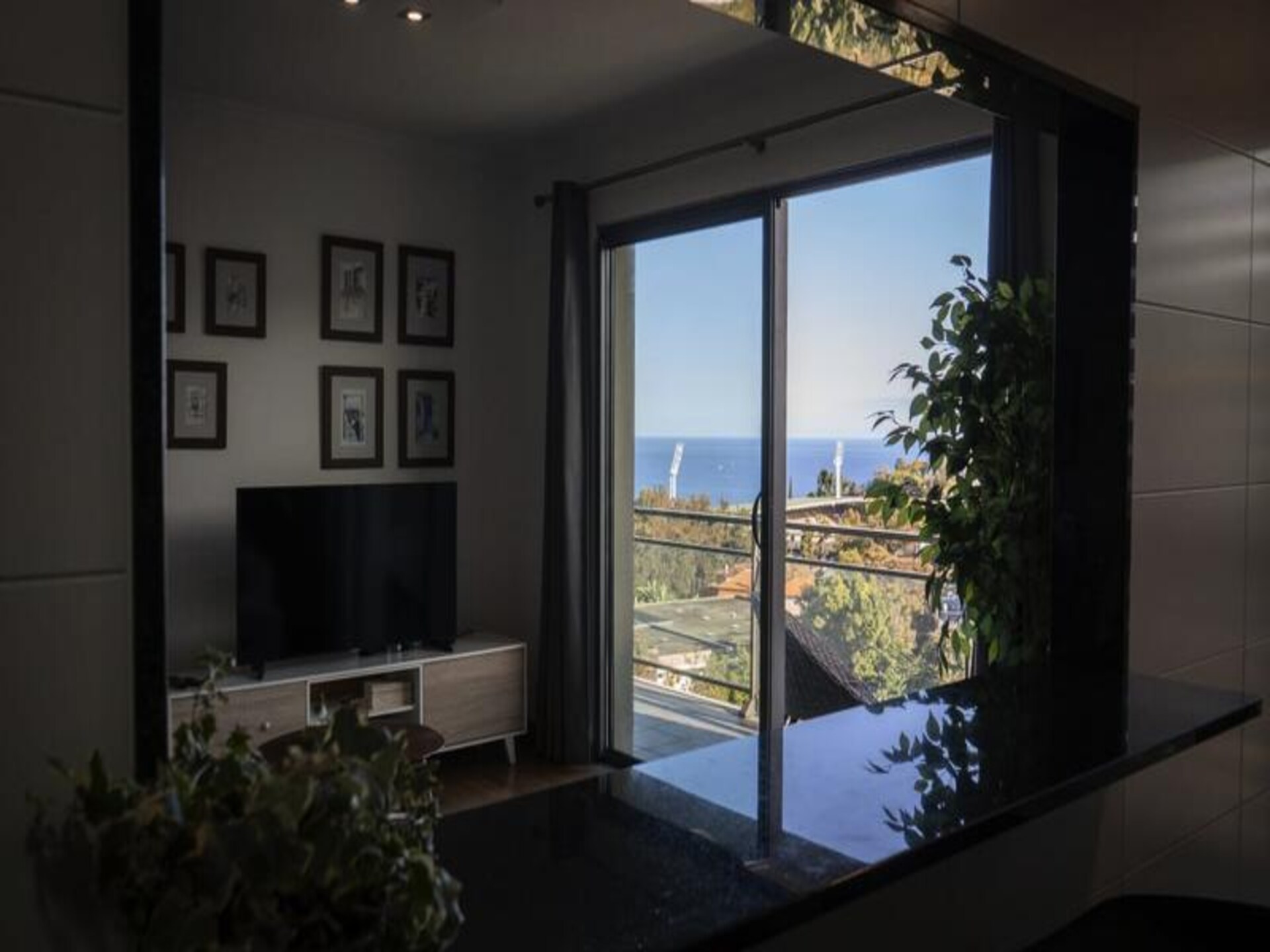 Licht appartement in Funchal met panoramisch uitzicht over de baai - foto 10