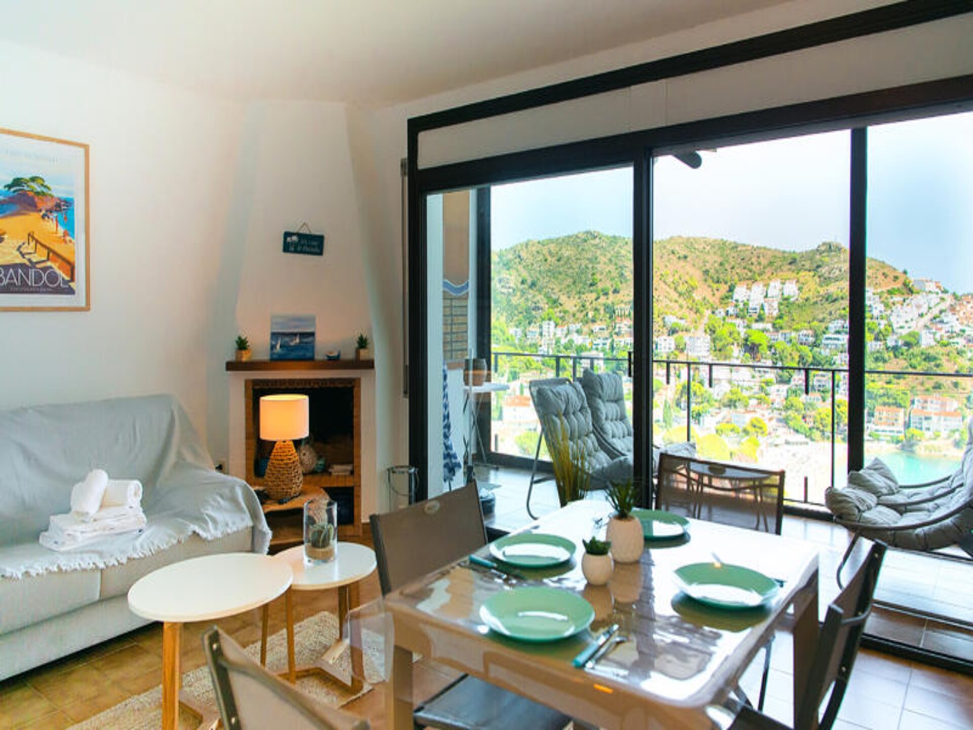 Zonovergoten appartement met zeezicht en balkon in Roses - foto 2