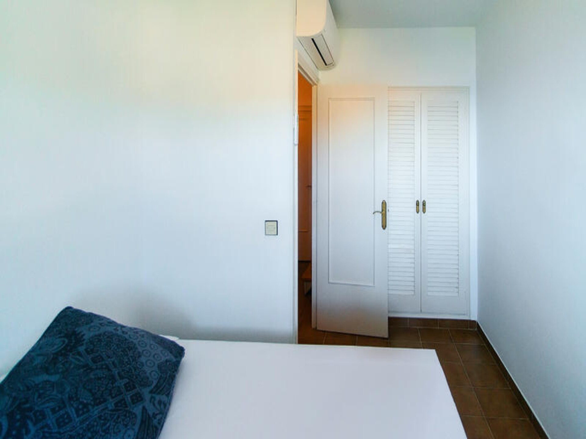 Zonovergoten appartement met zeezicht en balkon in Roses - foto 23