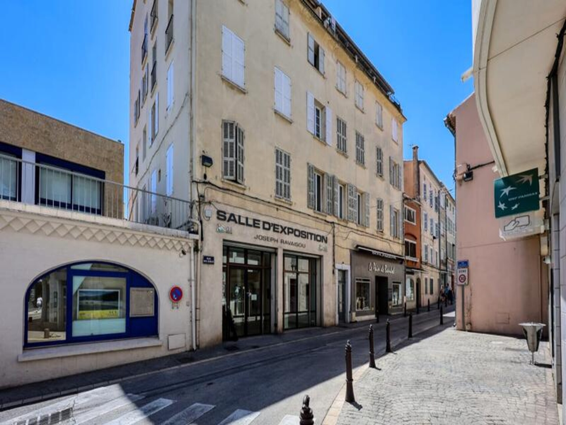 Licht appartement in Bandol met balkon, op loopafstand van strand en haven - foto 14