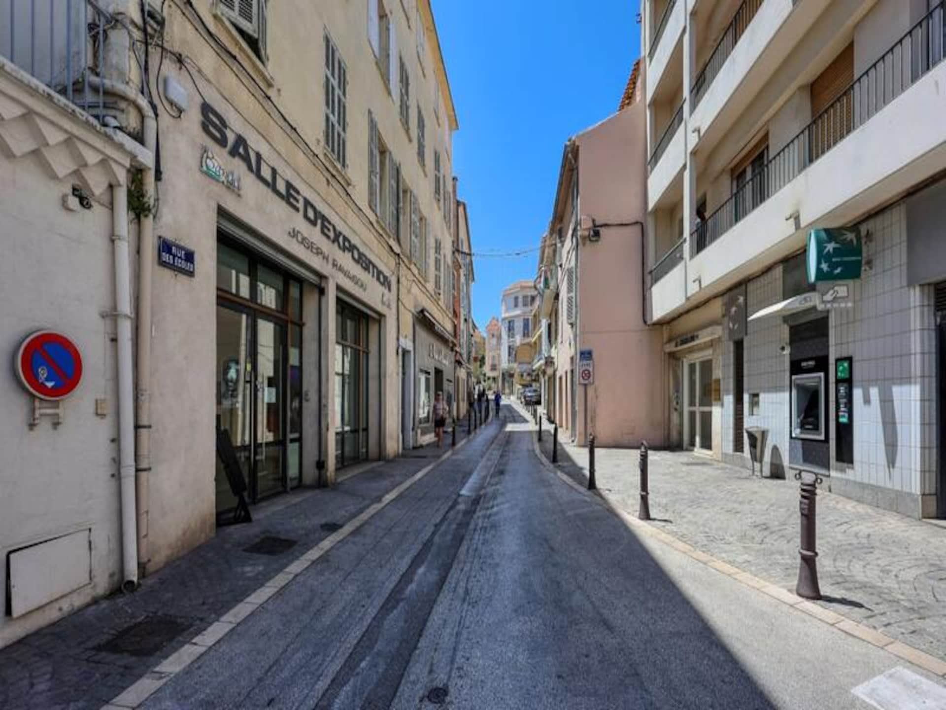 Licht appartement in Bandol met balkon, op loopafstand van strand en haven - foto 15