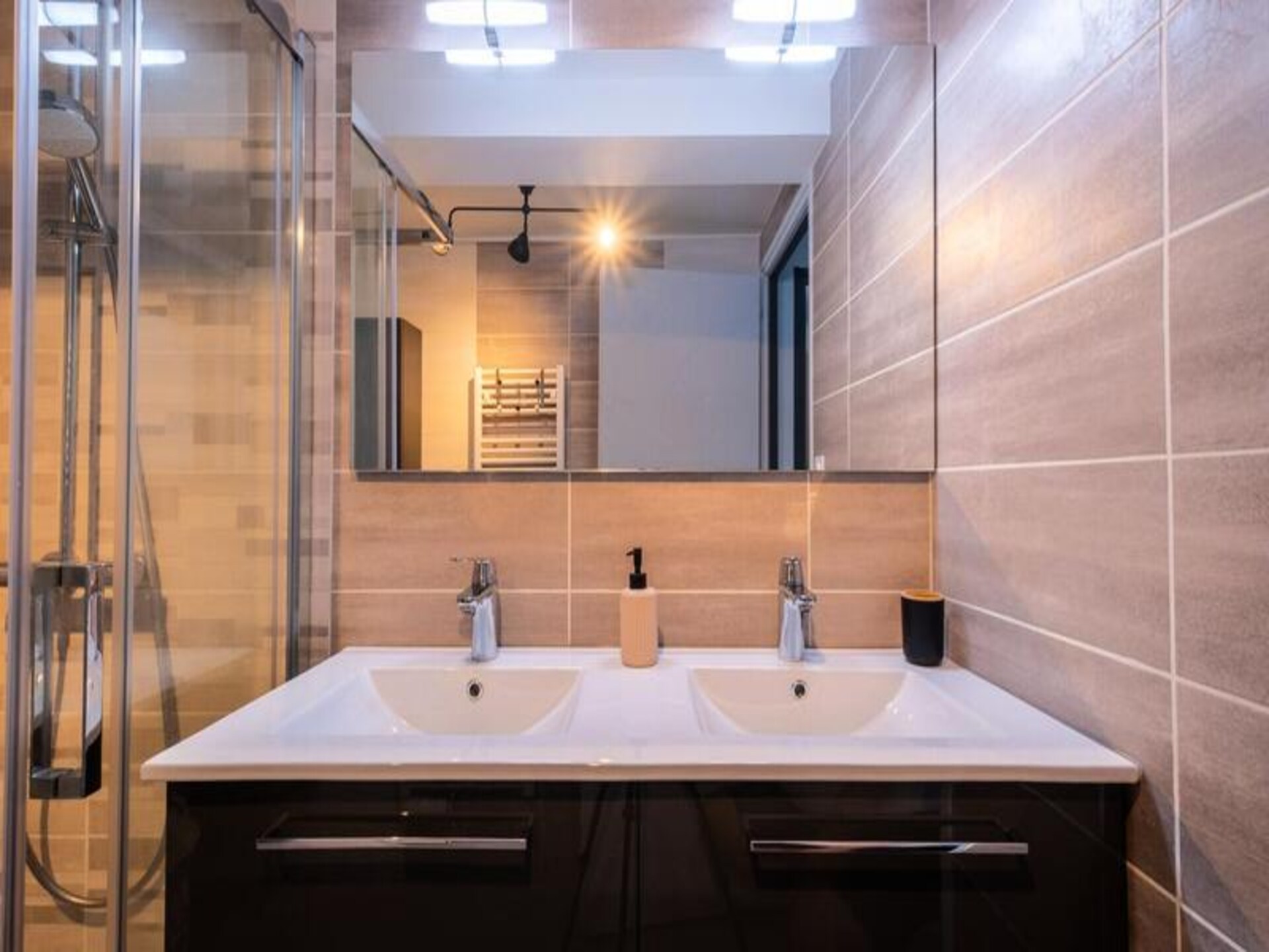 Ruim appartement voor 6 in Saint-Amans met terras en gemeenschappelijk zwembad - foto 10