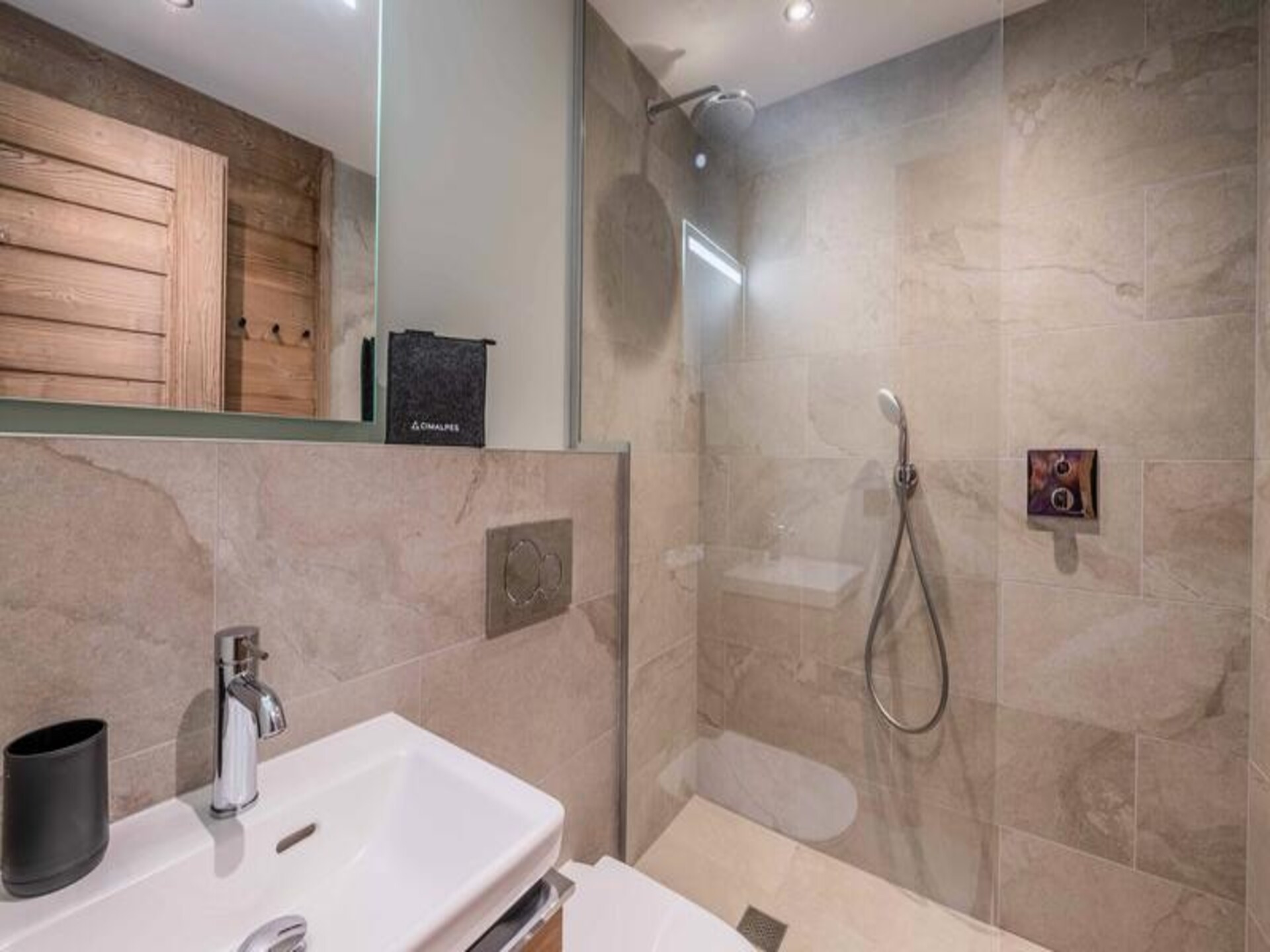 Chalet Bonheur in Morzine: Ruim 10-persoons appartement vlakbij de Nyon lift - foto 12