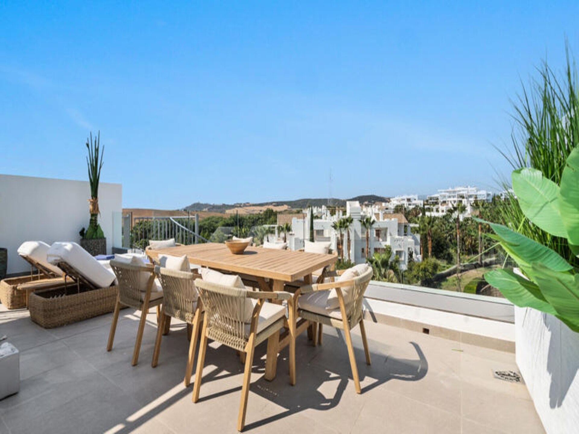 Appartement aan de Crystal Lagoon van Casares met privétuin - foto 2