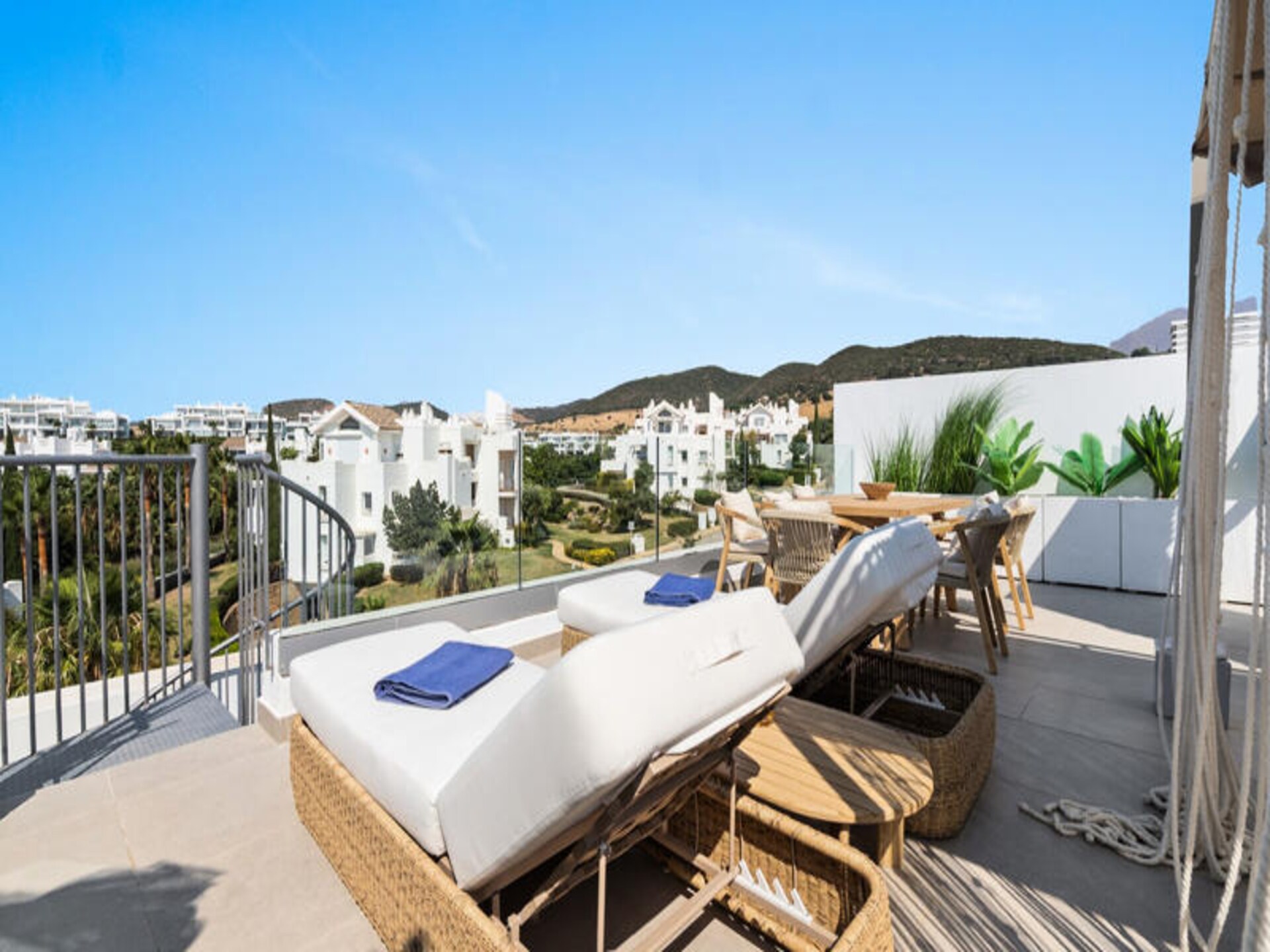 Appartement aan de Crystal Lagoon van Casares met privétuin - foto 3