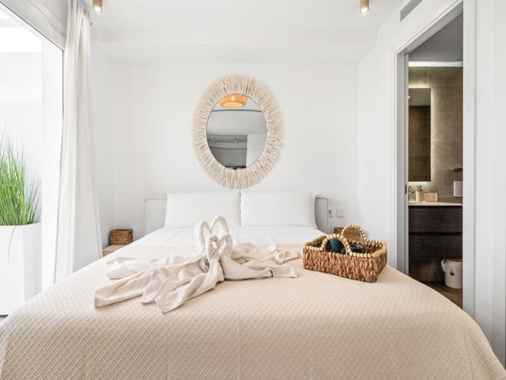 Appartement aan de Crystal Lagoon van Casares met privétuin - foto 11