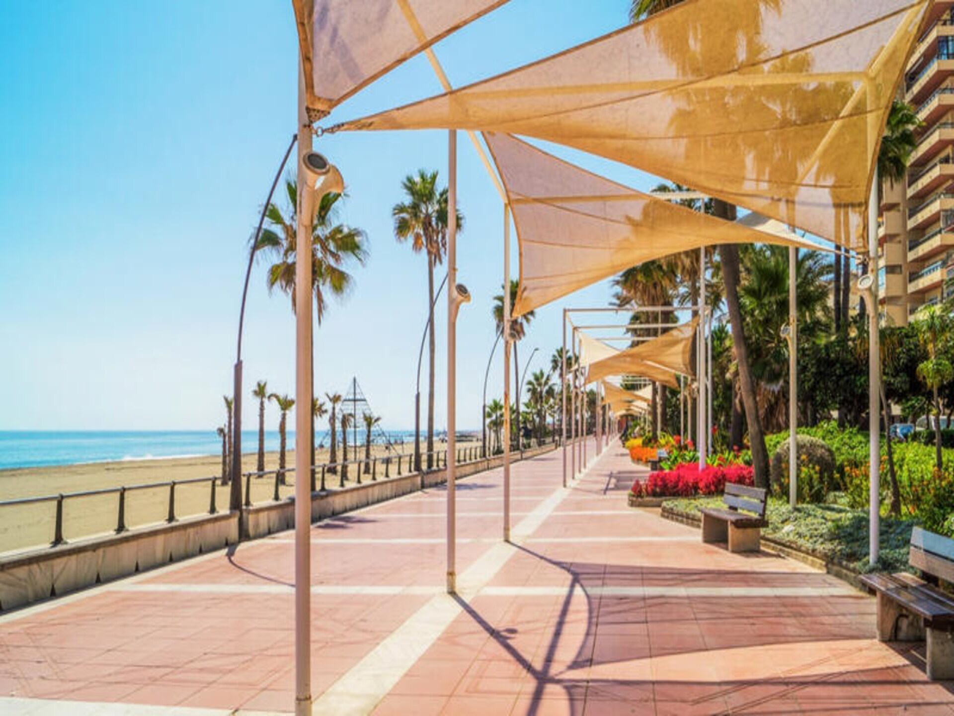 Appartement aan de Crystal Lagoon van Casares met privétuin - foto 47