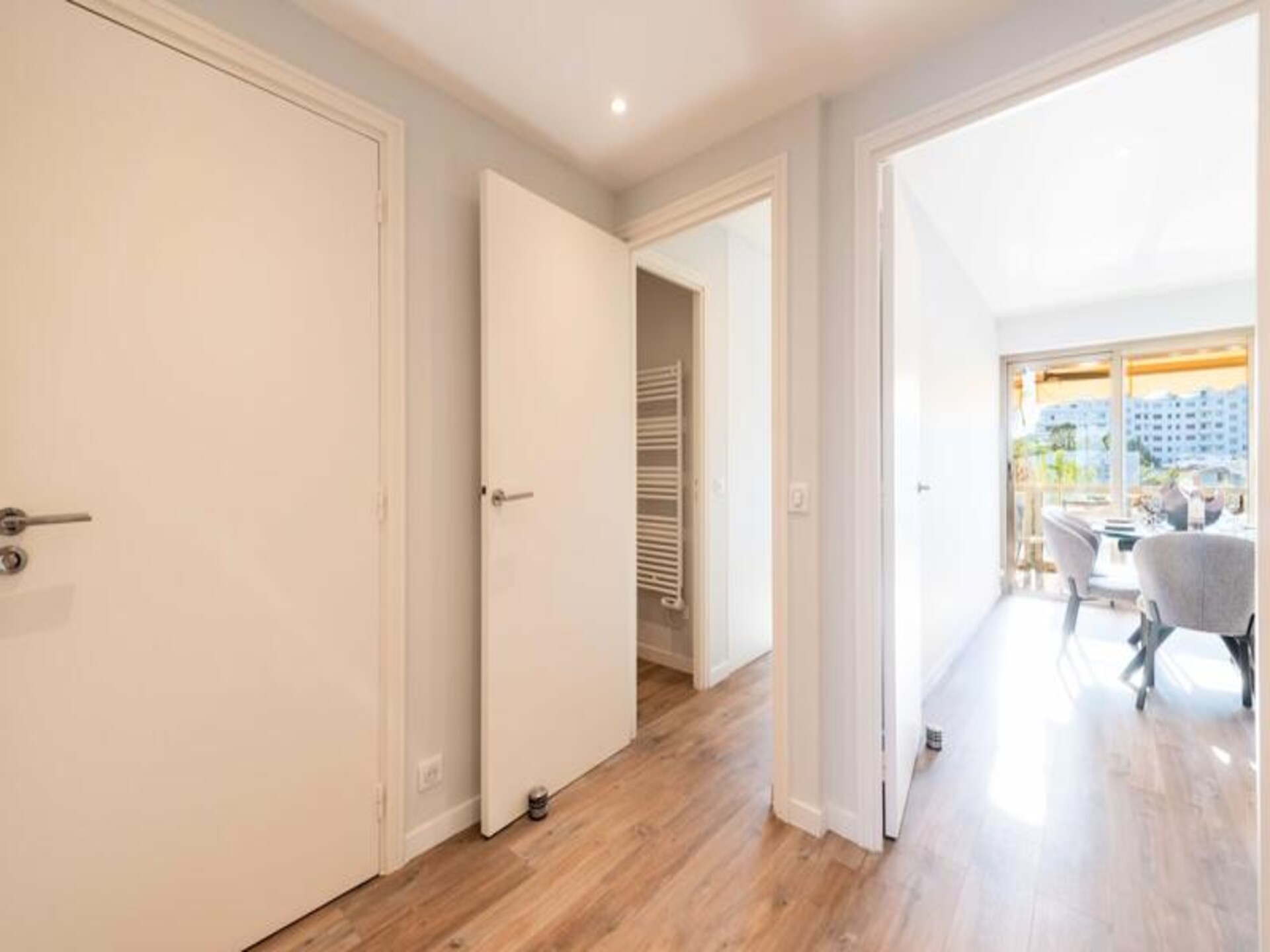 Licht appartement in Cannes met zeezicht, vlakbij het strand - foto 19