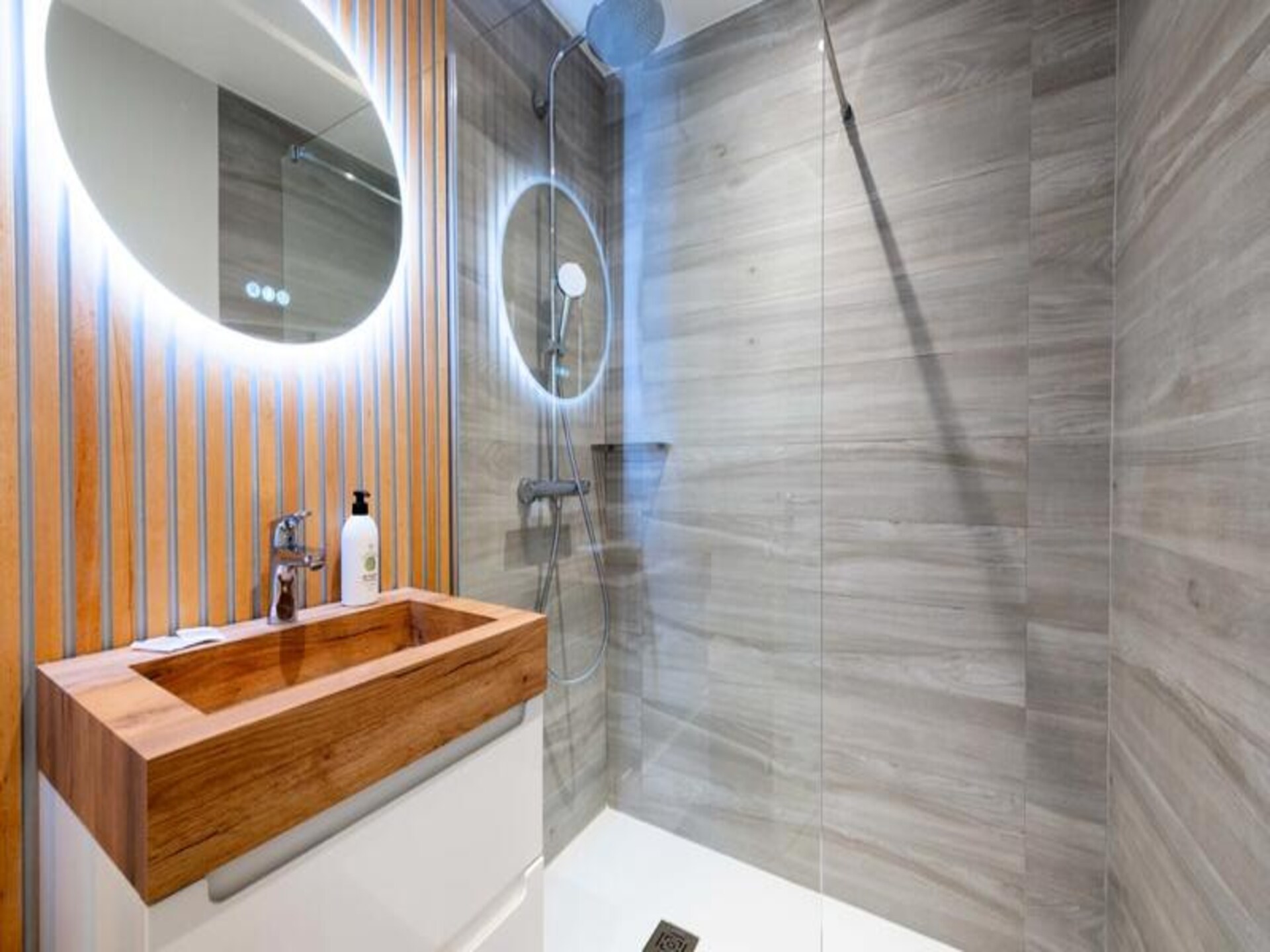 Licht appartement in Cannes met zeezicht, vlakbij het strand - foto 25
