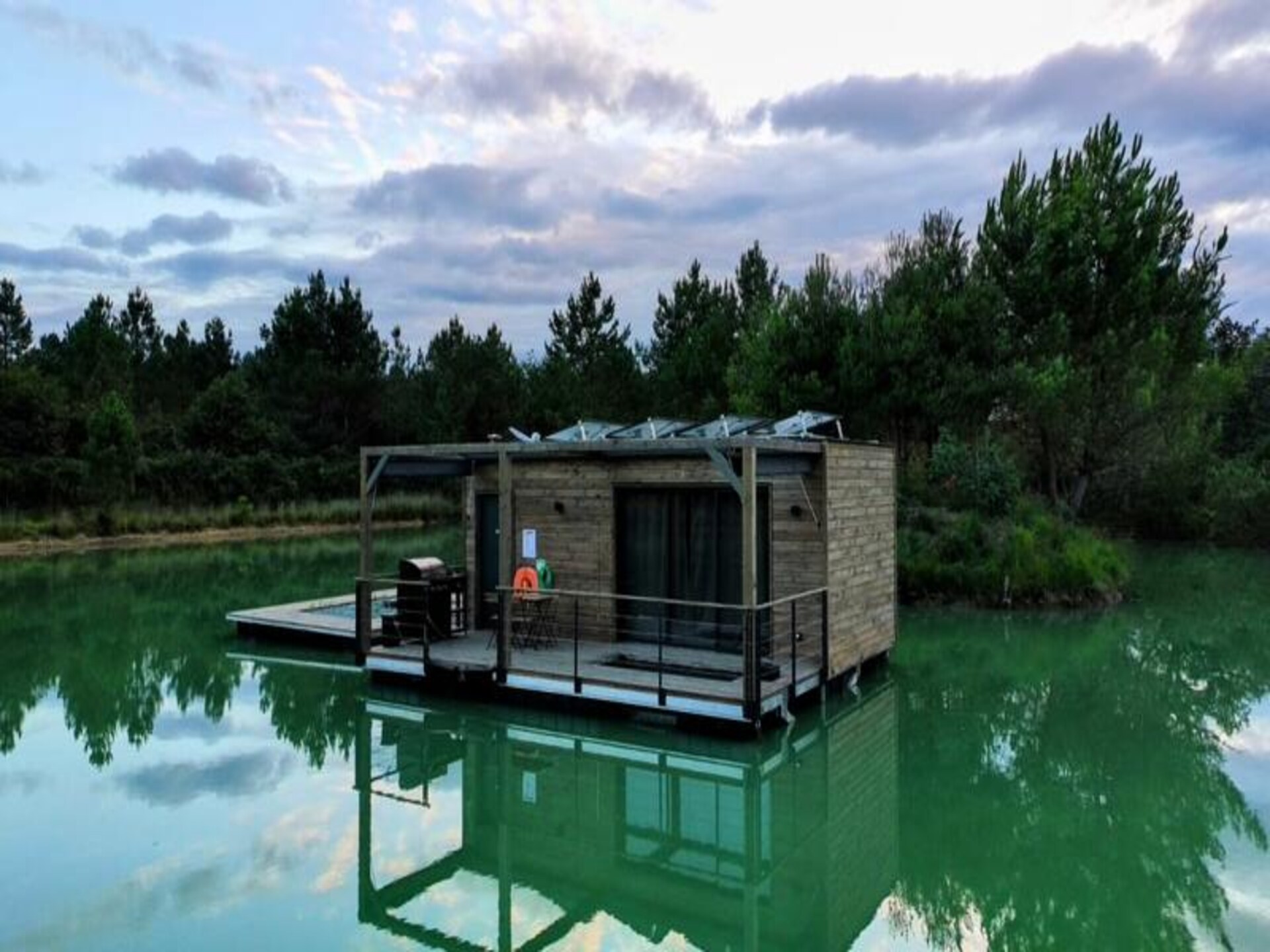 Unieke drijvende lodge op privévijver in de Dordogne - foto 36