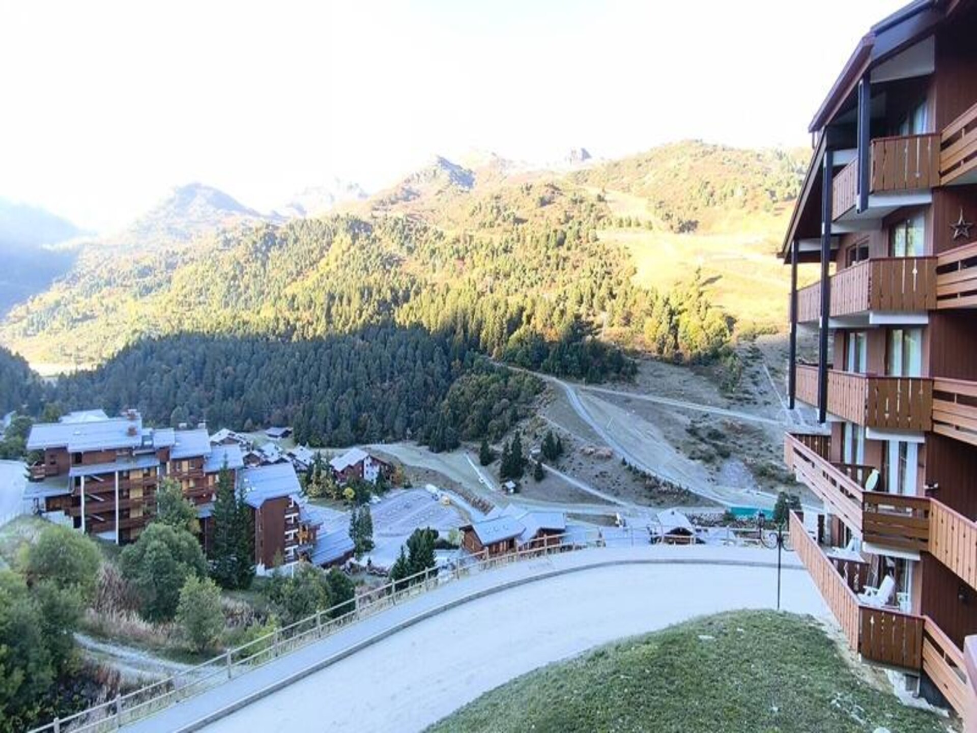 Compact appartement in Méribel Mottaret met balkon en Alpen-uitzicht - foto 16