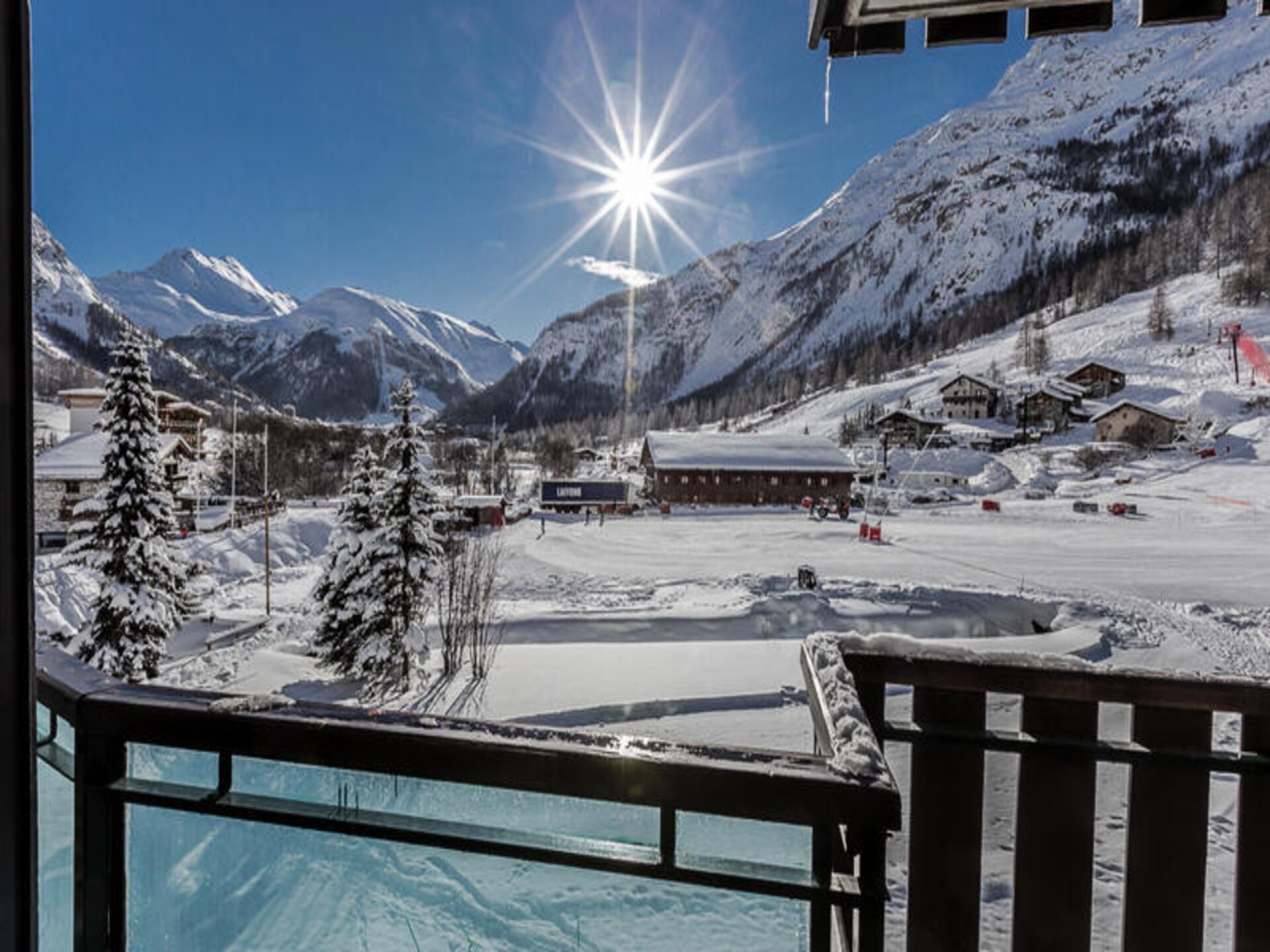 Ski-in/ski-out appartement met balkon op het zuiden in Val d'Isère La Daille - foto 14