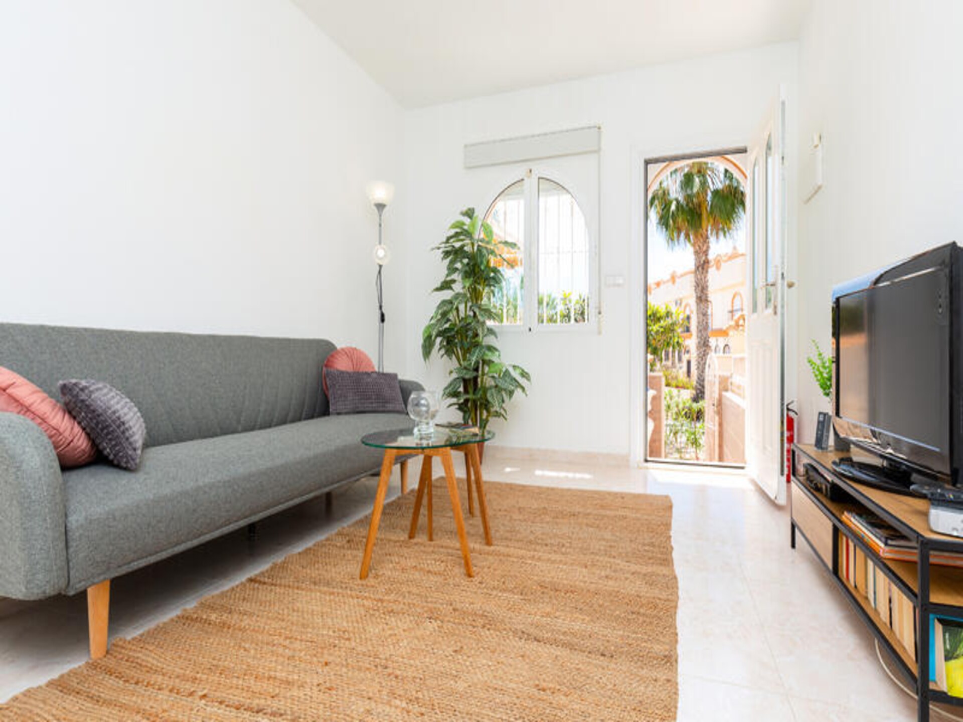 Sfeervol appartement met zwembad, op loopafstand van strand Punta Prima - foto 6
