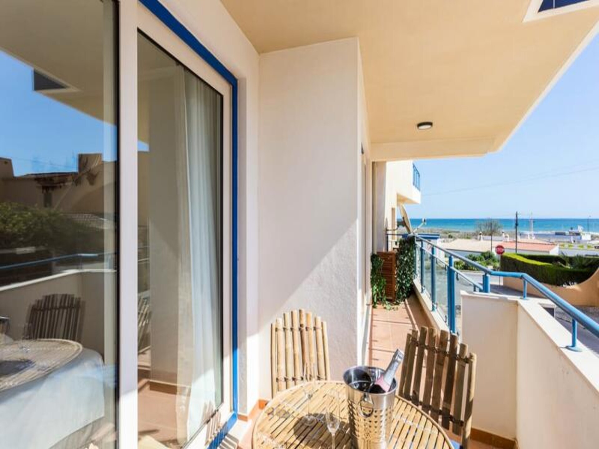 Luxe appartement aan Meia Praia met oceaanzicht en zwembad - foto 10