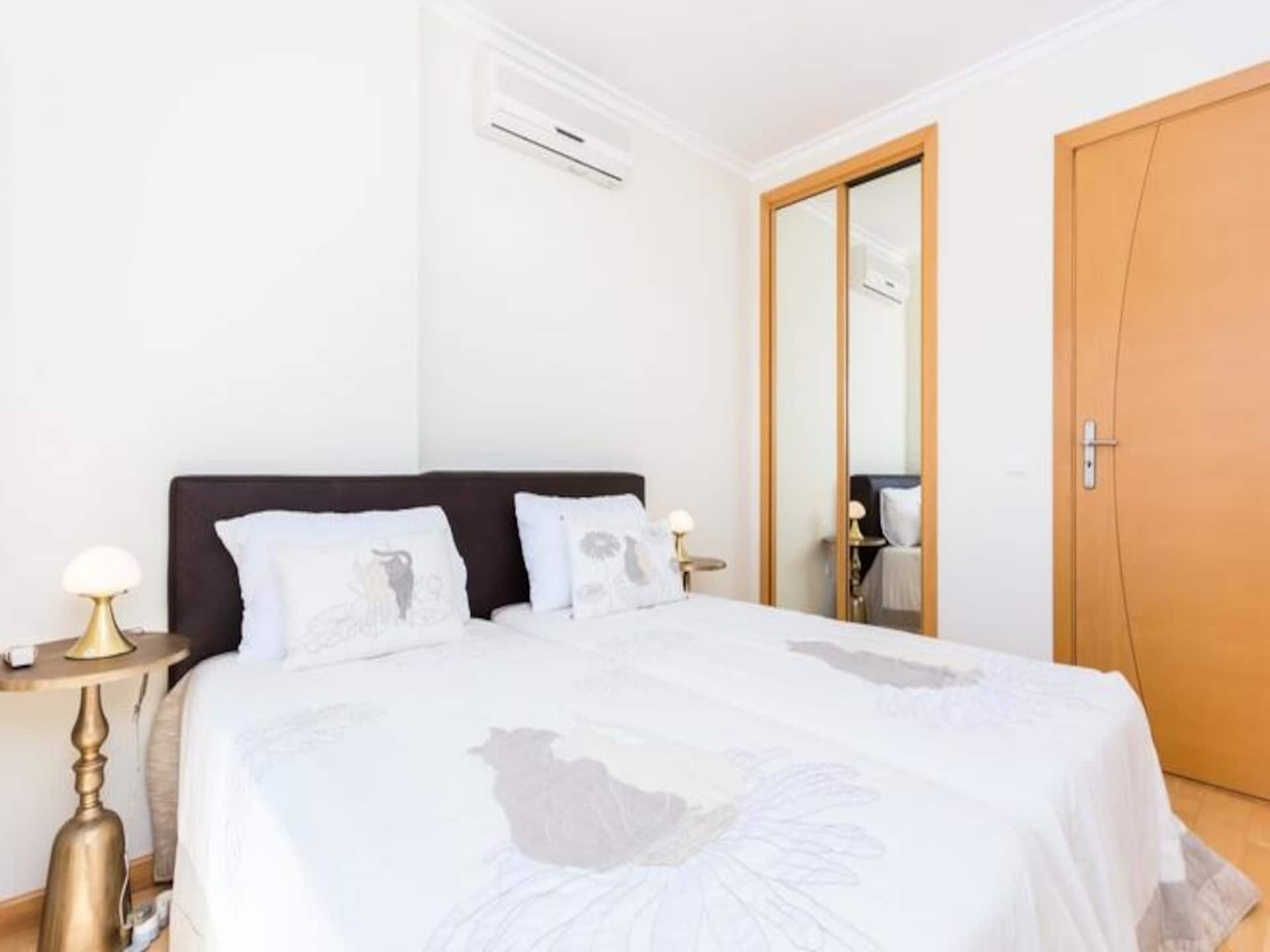 Luxe appartement aan Meia Praia met oceaanzicht en zwembad - foto 15