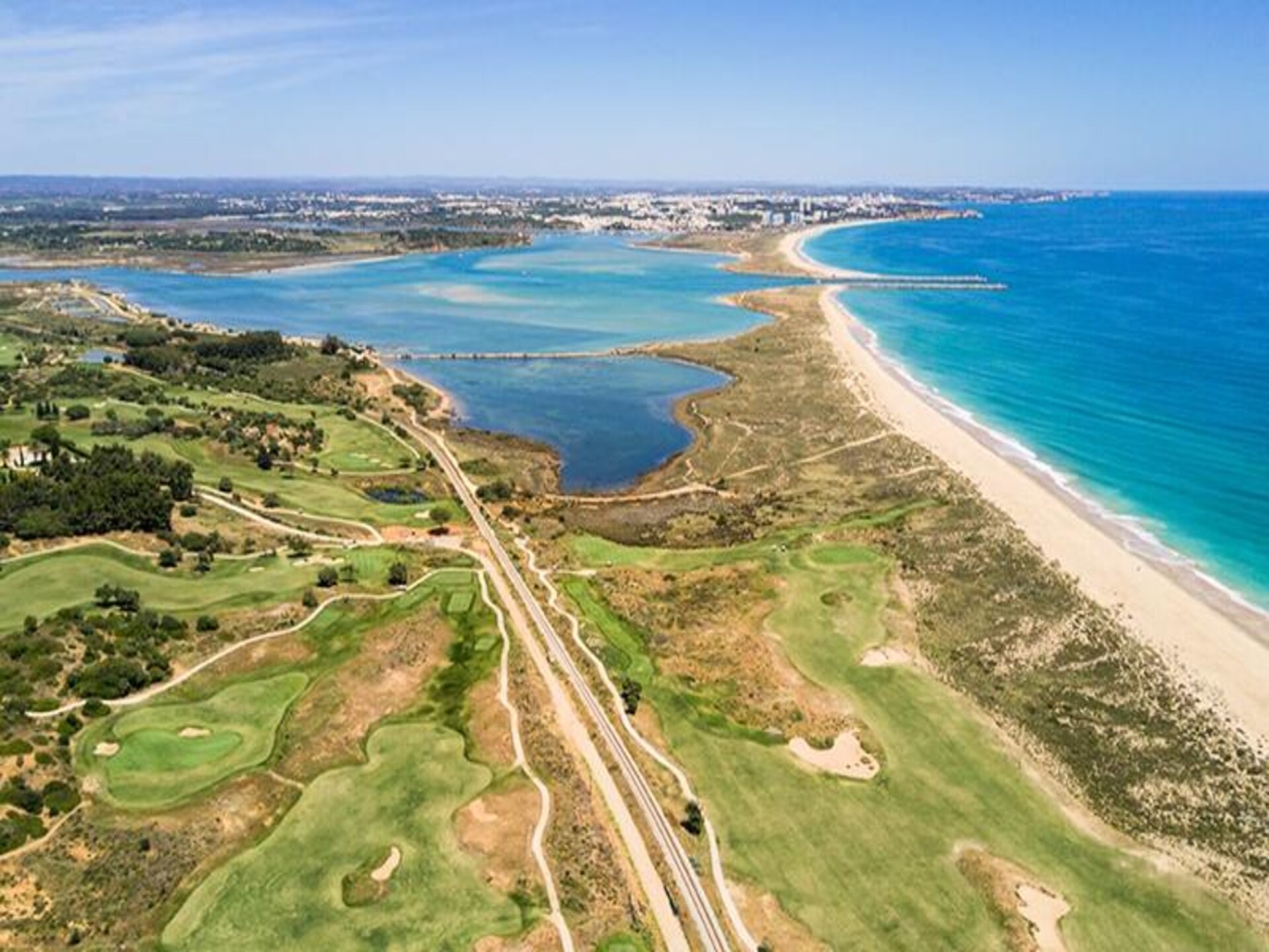 Luxe appartement aan Meia Praia met oceaanzicht en zwembad - foto 25