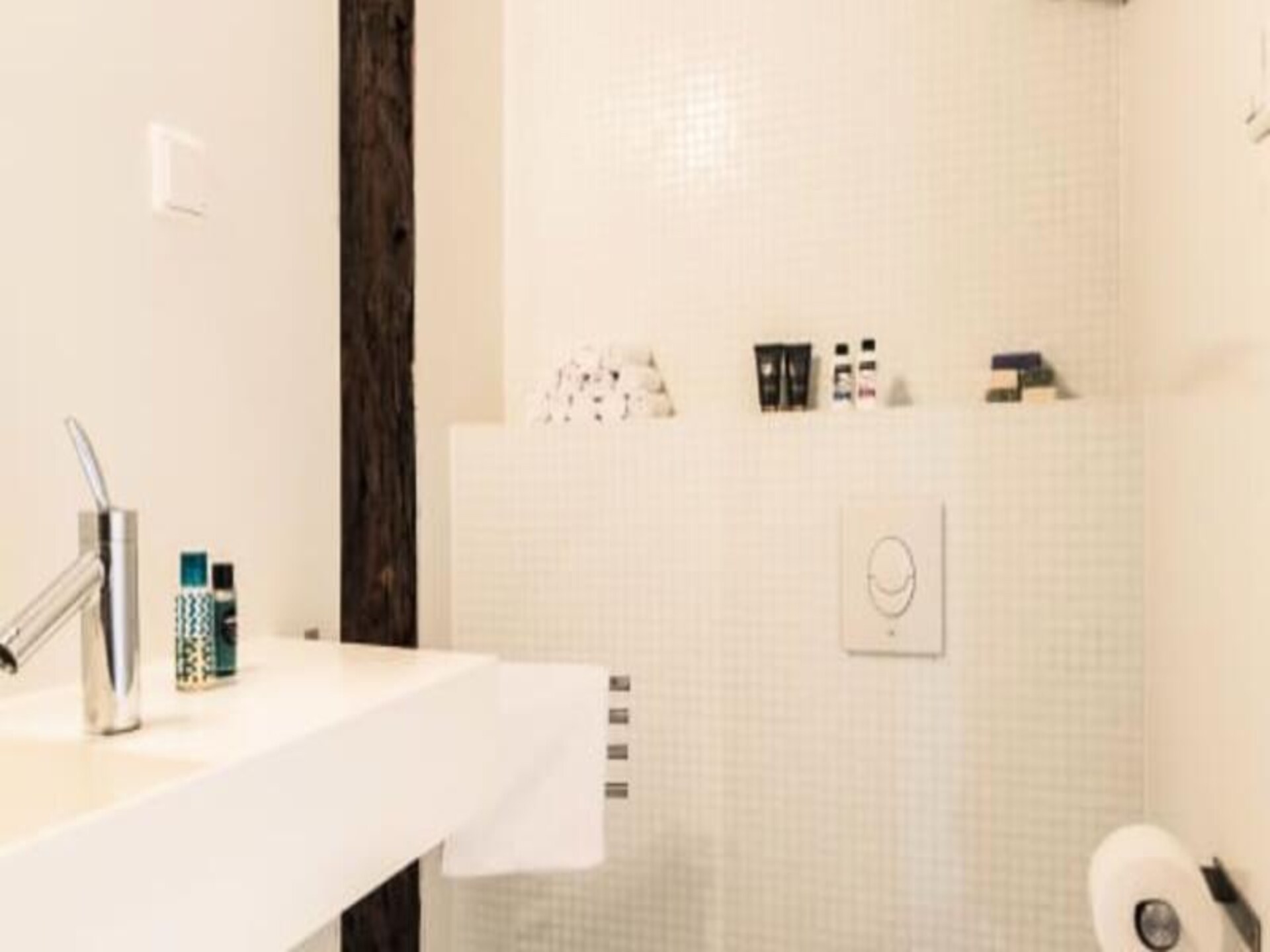 Historisch grachtenpand aan de Singel: stijlvolle 50m² kamer uit 1608 - foto 20
