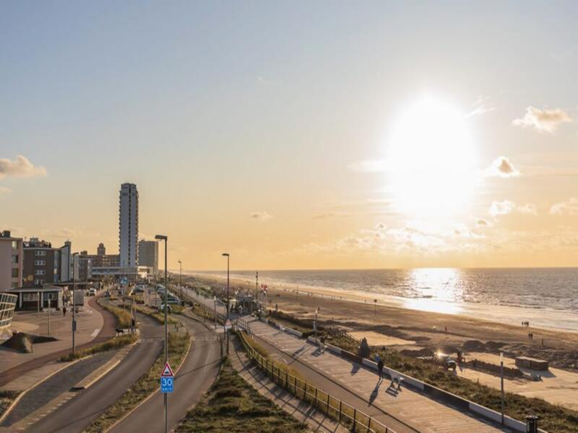 Luxury Garden View Apartment: modern strandappartement met eigen tuin in Zandvoort - foto 17