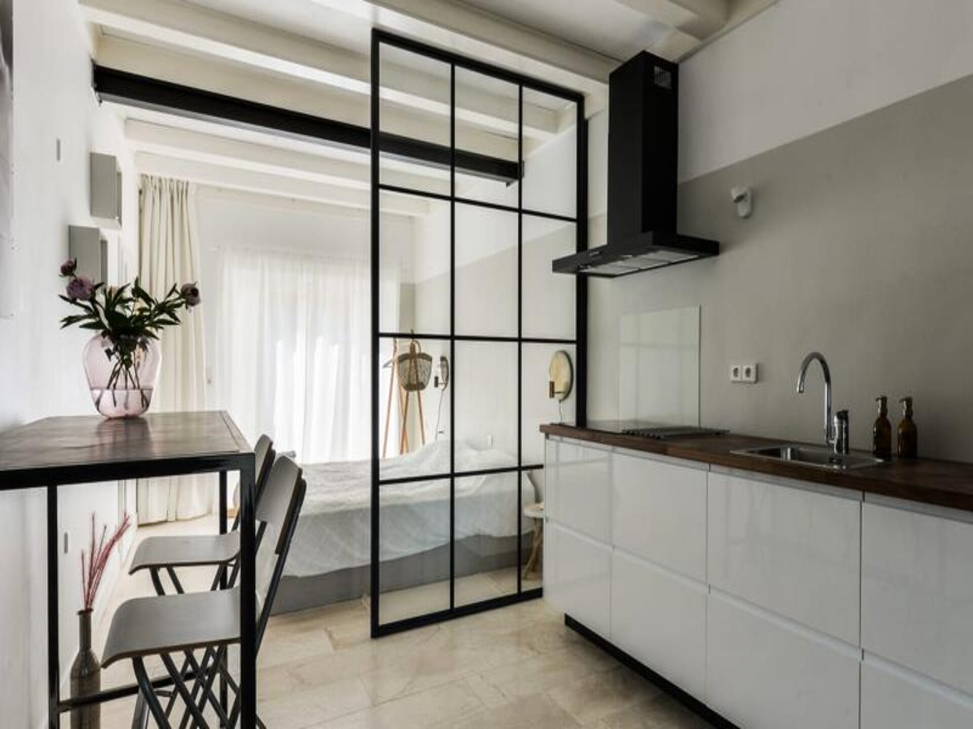 Lichte loft in hartje Zandvoort, 250m van strand en station - foto 13