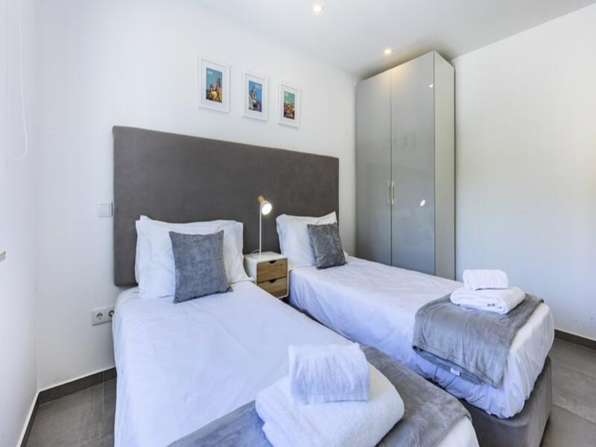 Licht appartement met 2 slaapkamers en oceaanzicht in Praia da Luz - foto 10