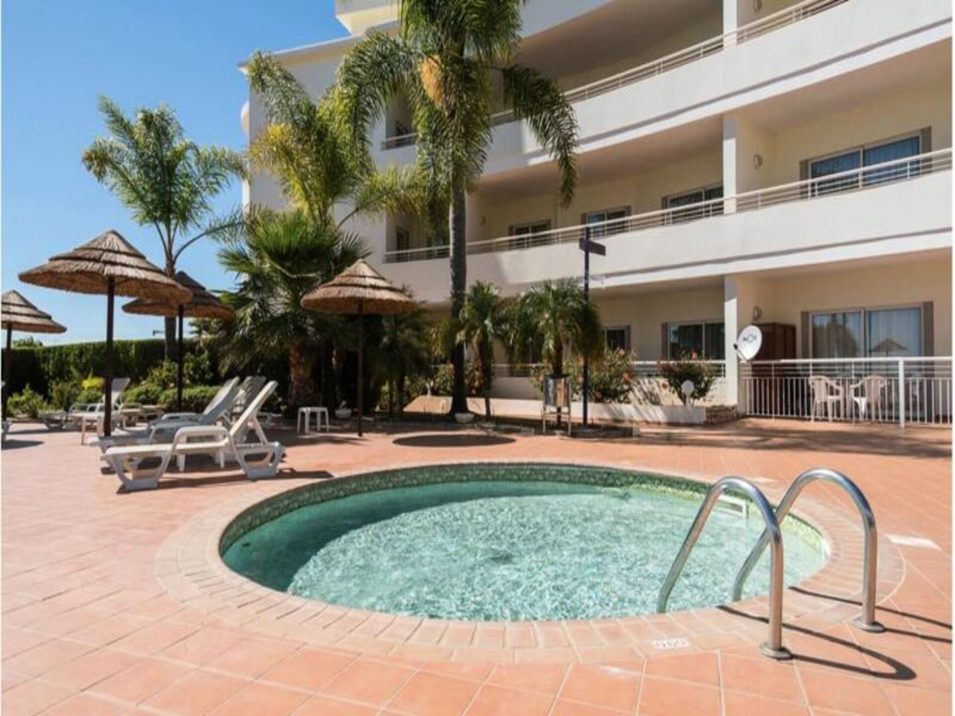 Luxe appartement met zwembad in Porto de Mós, op loopafstand van het strand - foto 24