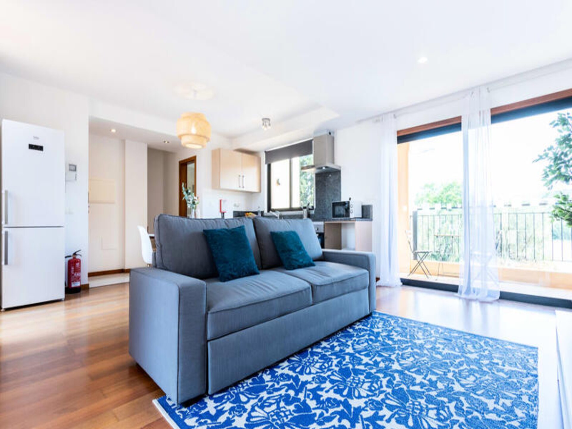 Poolview Loft in Baia da Luz: Modern duplex appartement op loopafstand van strand - foto 3