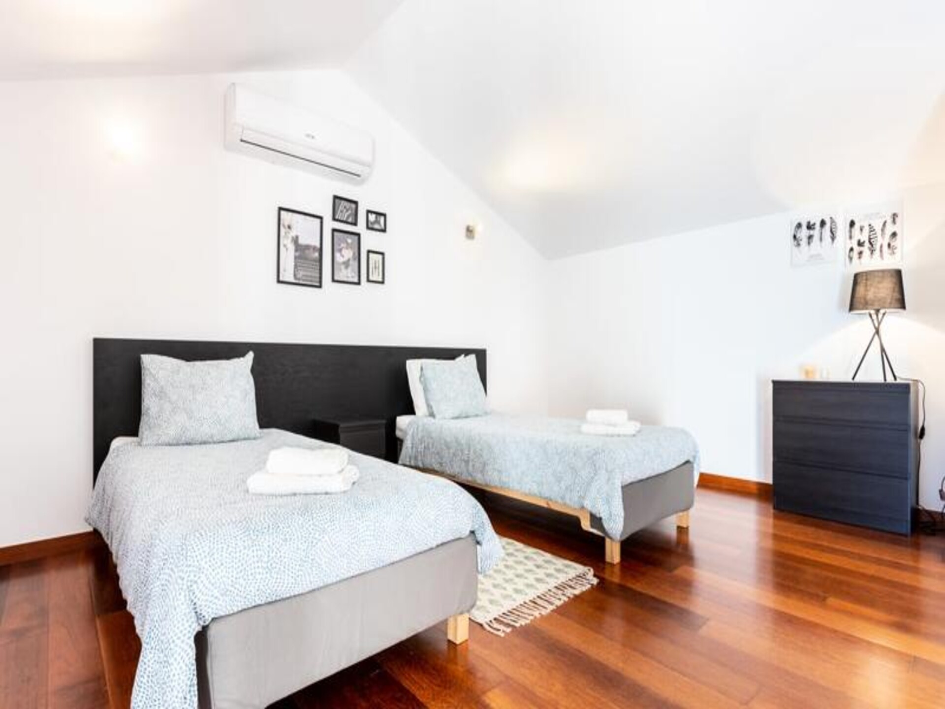Poolview Loft in Baia da Luz: Modern duplex appartement op loopafstand van strand - foto 6