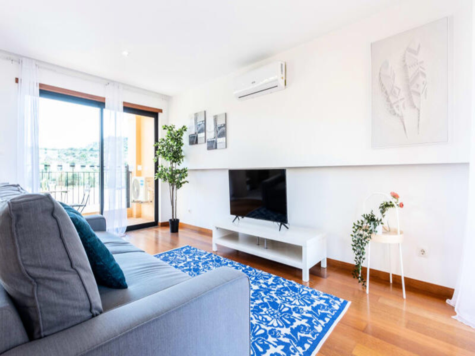 Poolview Loft in Baia da Luz: Modern duplex appartement op loopafstand van strand - foto 12