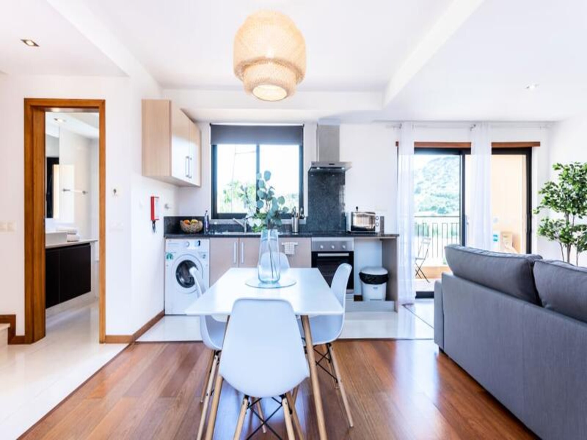 Poolview Loft in Baia da Luz: Modern duplex appartement op loopafstand van strand - foto 13