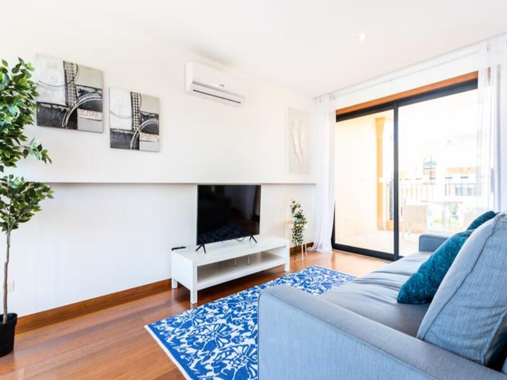Poolview Loft in Baia da Luz: Modern duplex appartement op loopafstand van strand - foto 15