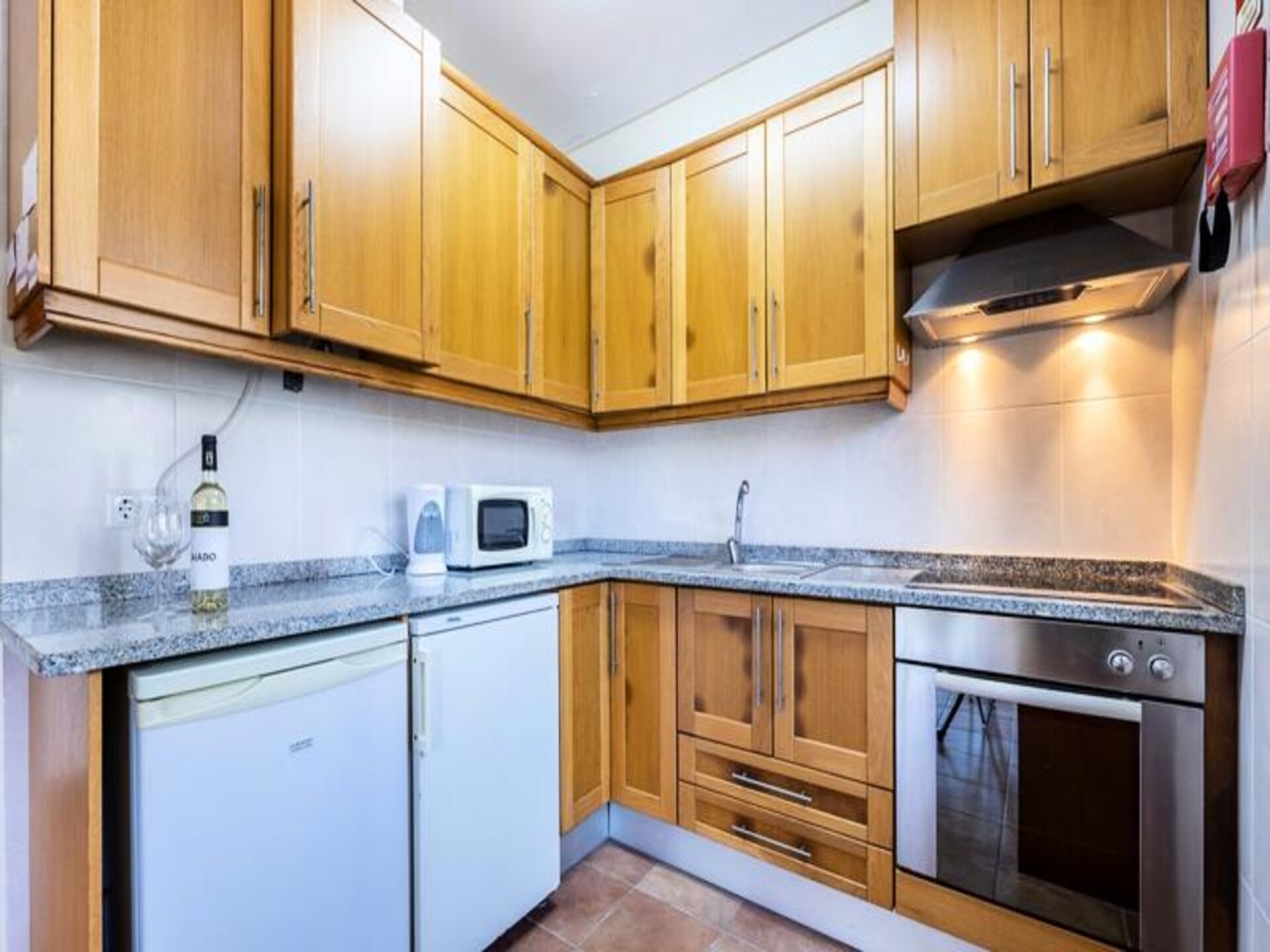 Casa May: Ruim appartement voor 10 in Aljezur met tuin, vlakbij strand - foto 21