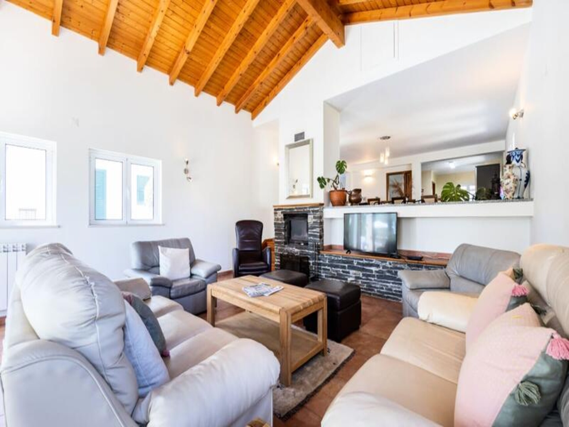 Casa May: Ruim appartement voor 10 in Aljezur met tuin, vlakbij strand - foto 28