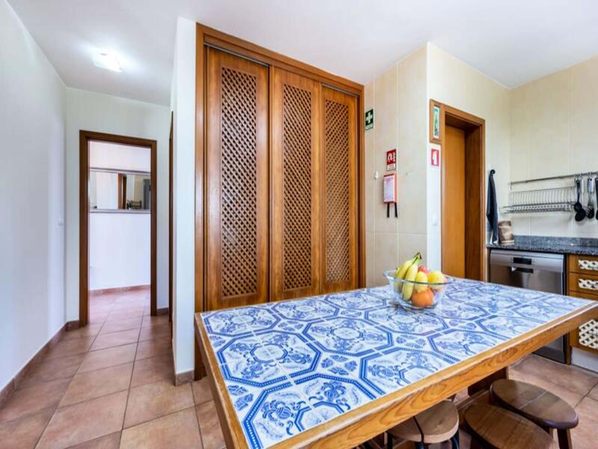 Casa May: Ruim appartement voor 10 in Aljezur met tuin, vlakbij strand - foto 32