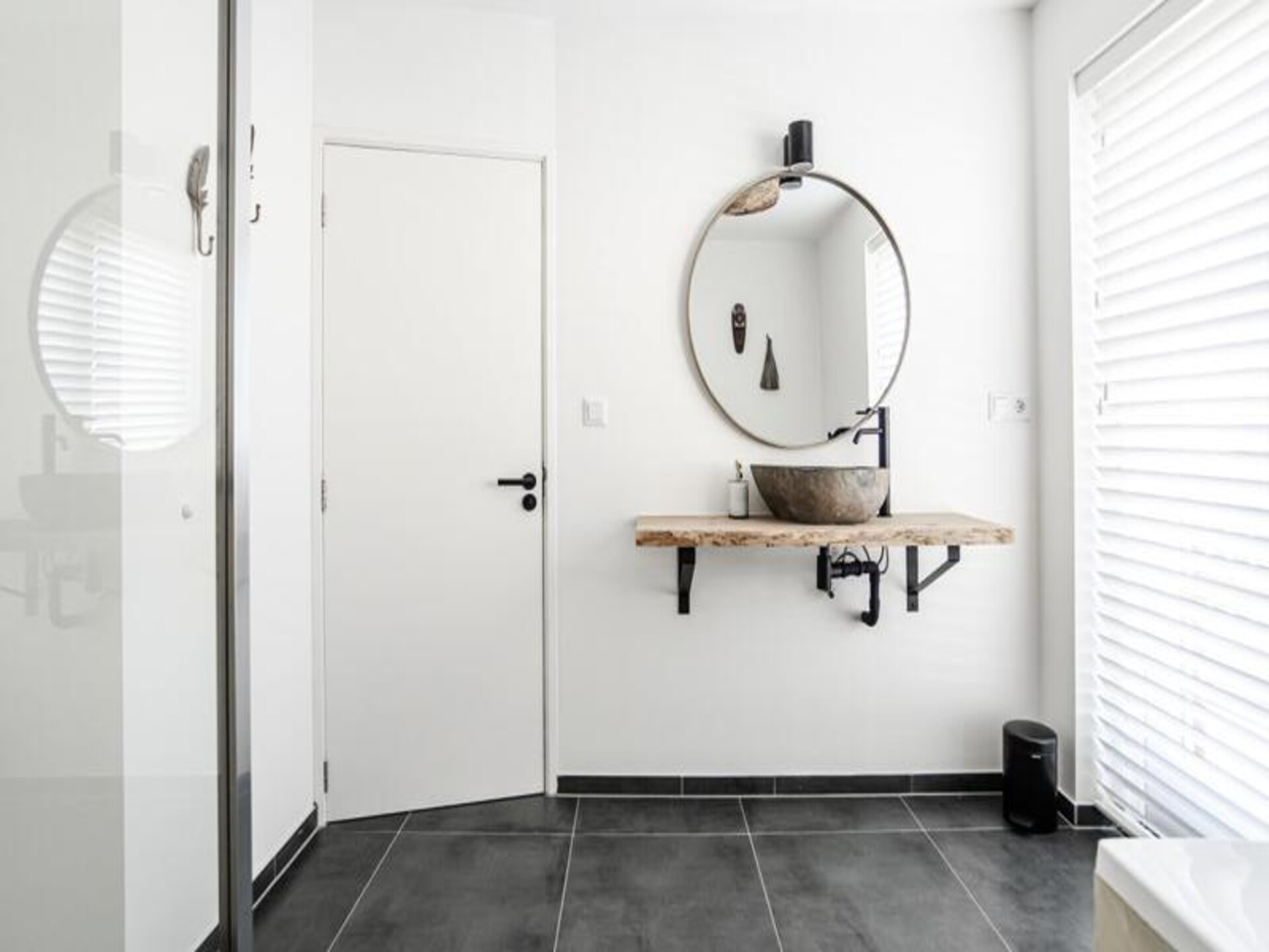 Marley's Beachhouse: Luxe gastenkamer met balkon, 250m van het strand - foto 16