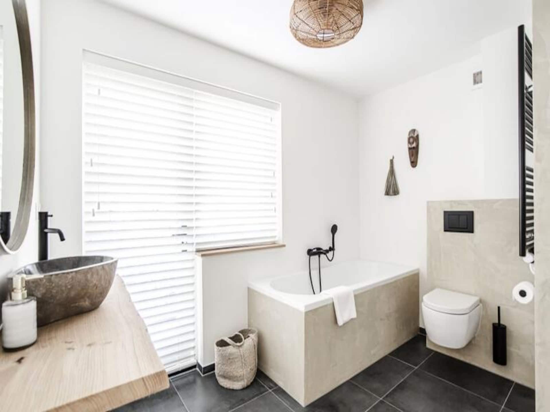 Marley's Beachhouse: Luxe gastenkamer met balkon, 250m van het strand - foto 18