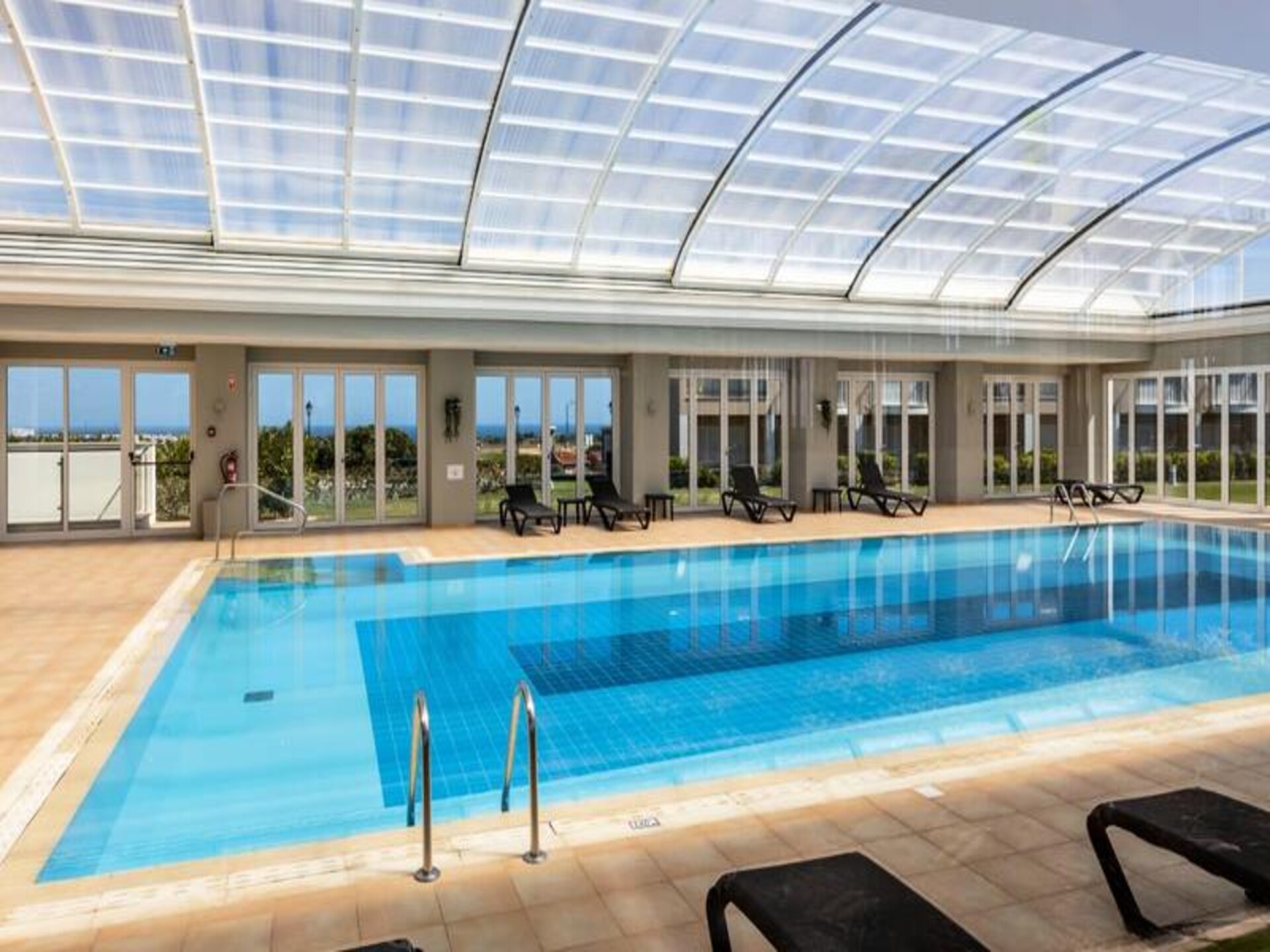 Casa Malhotra: Luxe appartement met golfbaanuitzicht in Boa Vista Resort, Lagos - foto 30
