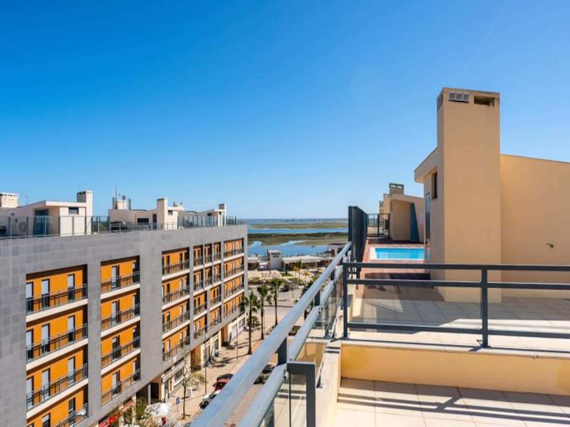 Licht appartement met zeezicht en dakterras in hartje Olhão - foto 23