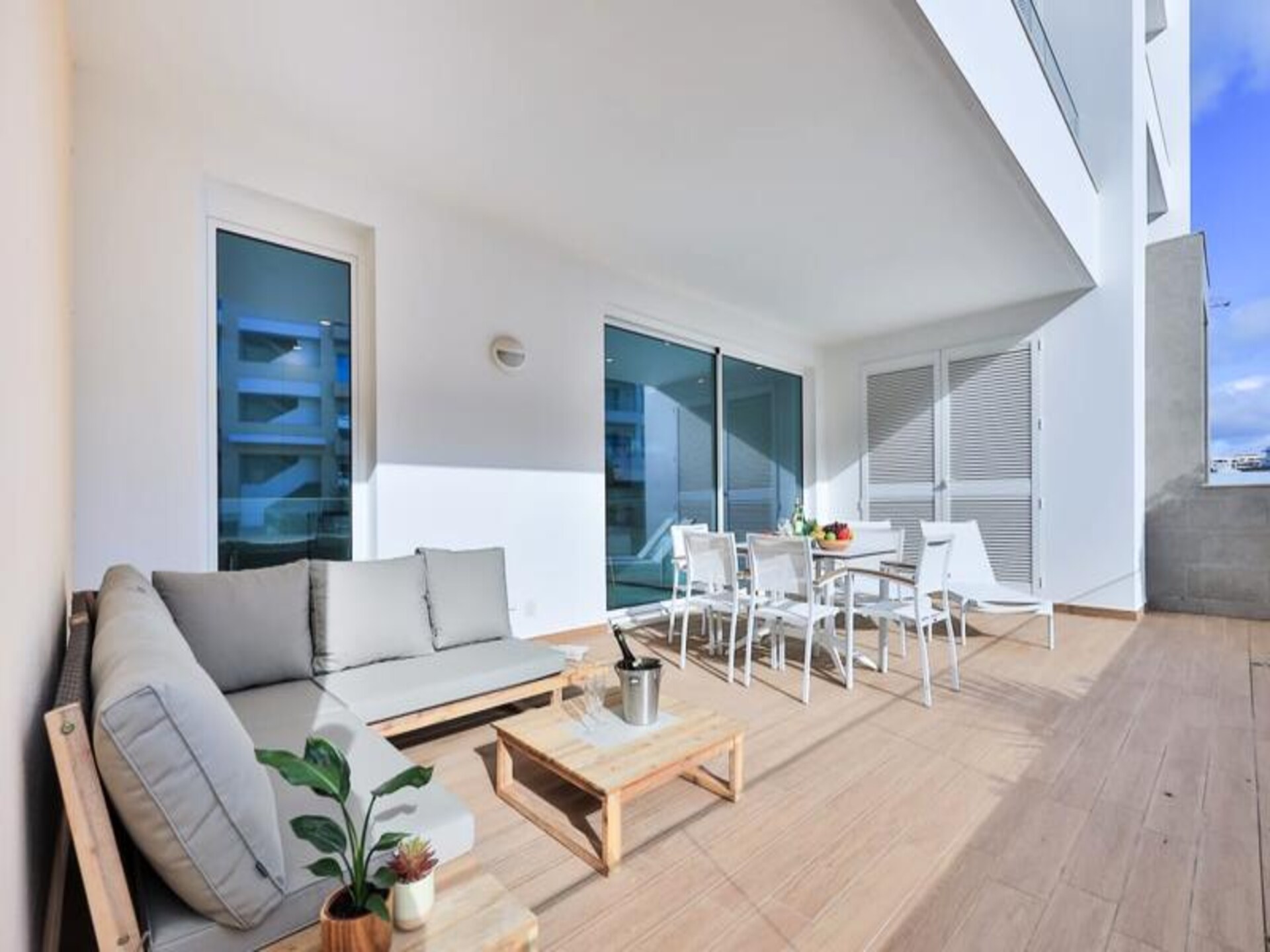Luxe 3-slaapkamer appartement met zwembadzicht in Lagos, dichtbij strand en haven - foto 3