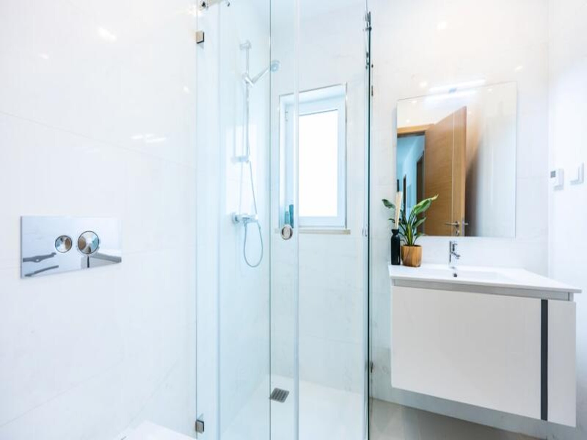 Luxe 3-slaapkamer appartement met zwembadzicht in Lagos, dichtbij strand en haven - foto 9