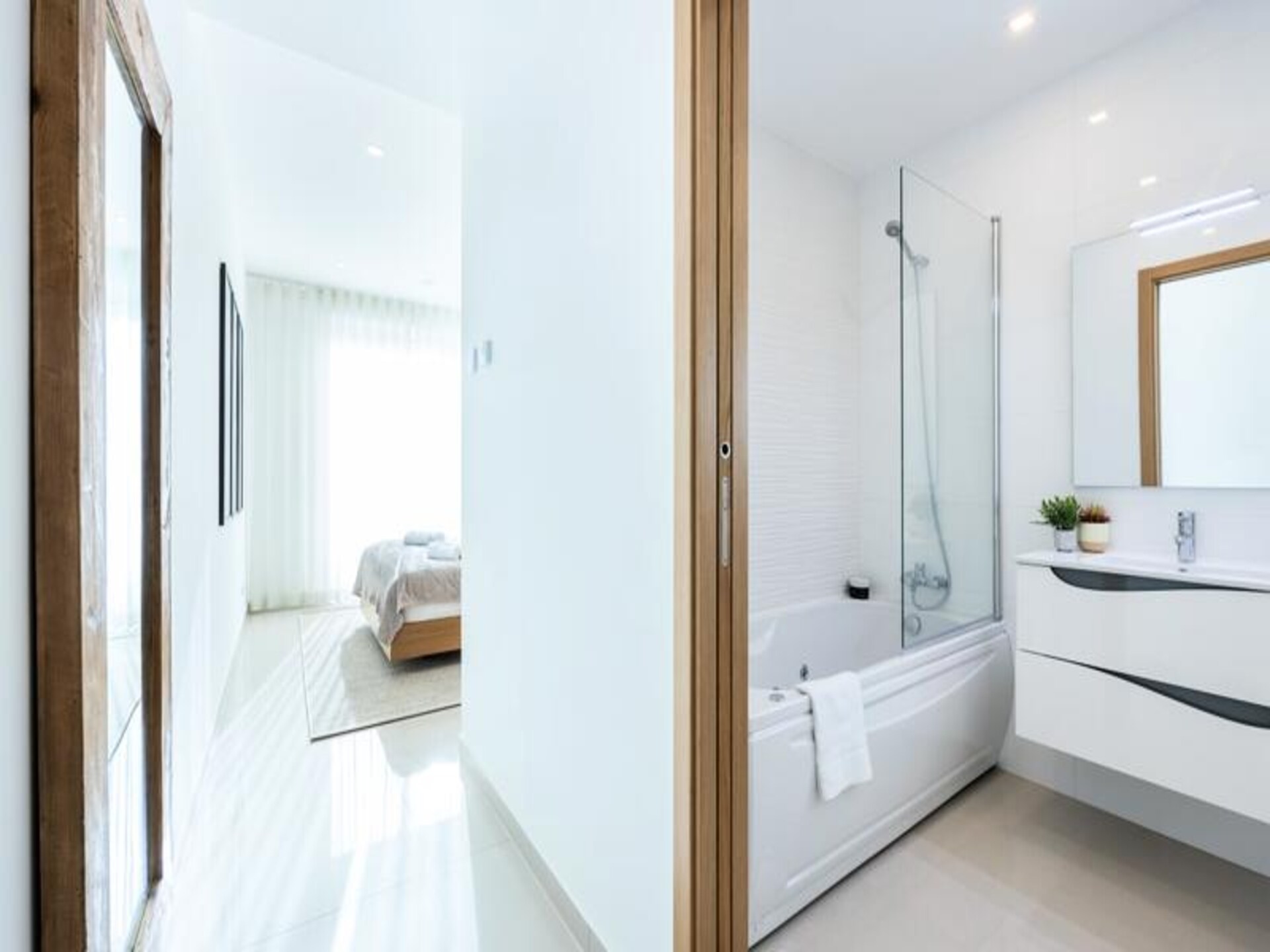 Luxe 3-slaapkamer appartement met zwembadzicht in Lagos, dichtbij strand en haven - foto 17