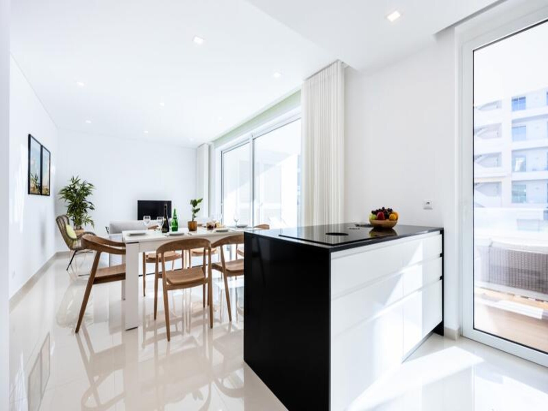 Luxe 3-slaapkamer appartement met zwembadzicht in Lagos, dichtbij strand en haven - foto 25