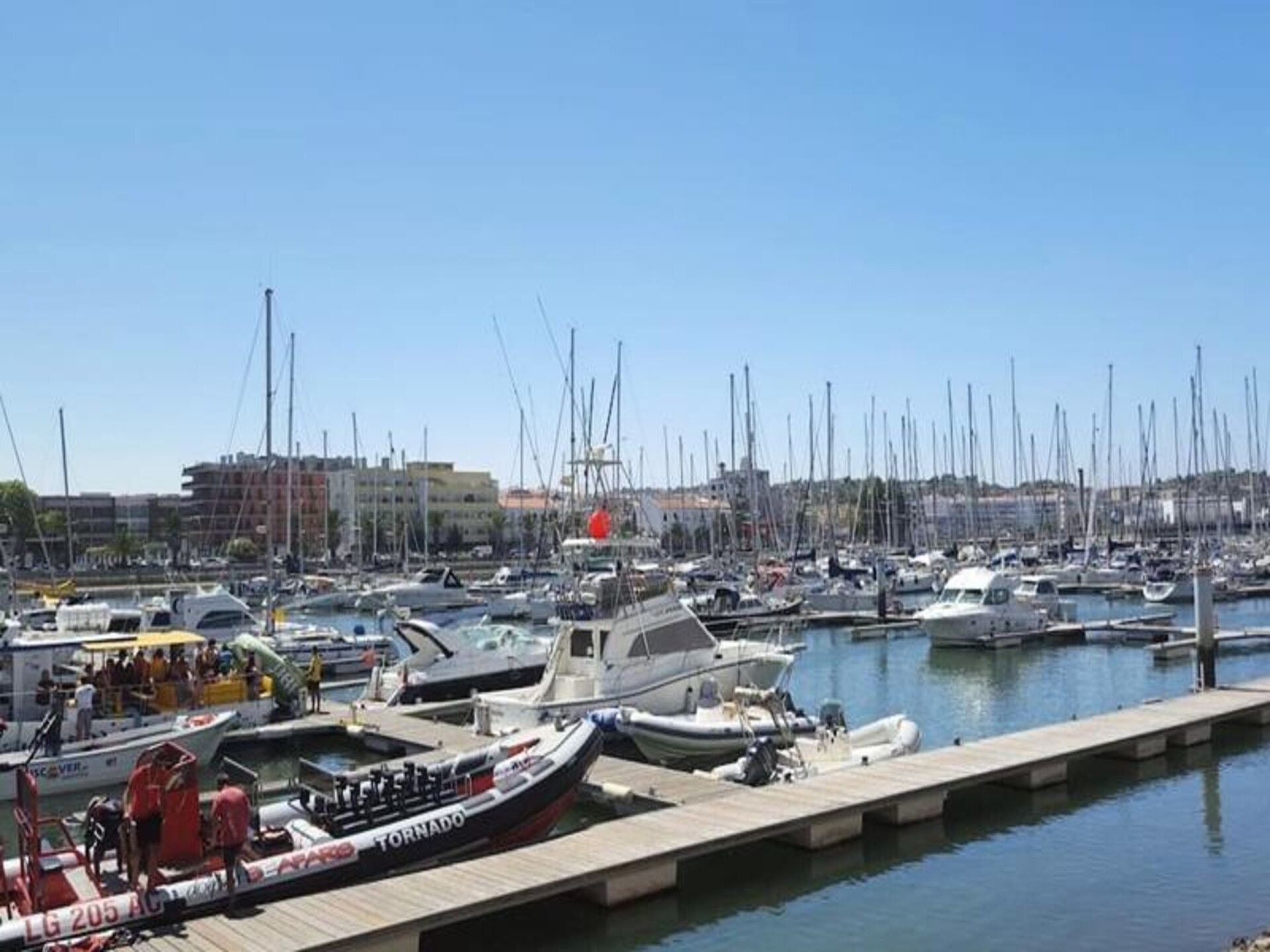 Stijlvol appartement met zwembad in het hart van Lagos, vlakbij de jachthaven - foto 35