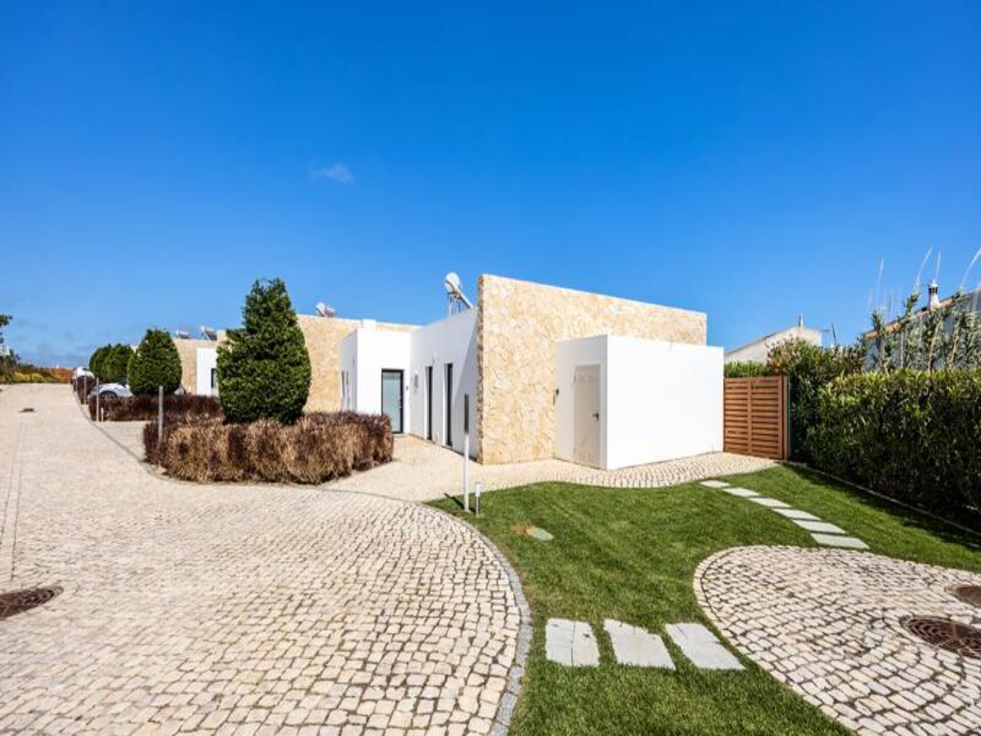 Licht appartement met privétuin en zwembad aan de rand van Sagres - foto 28