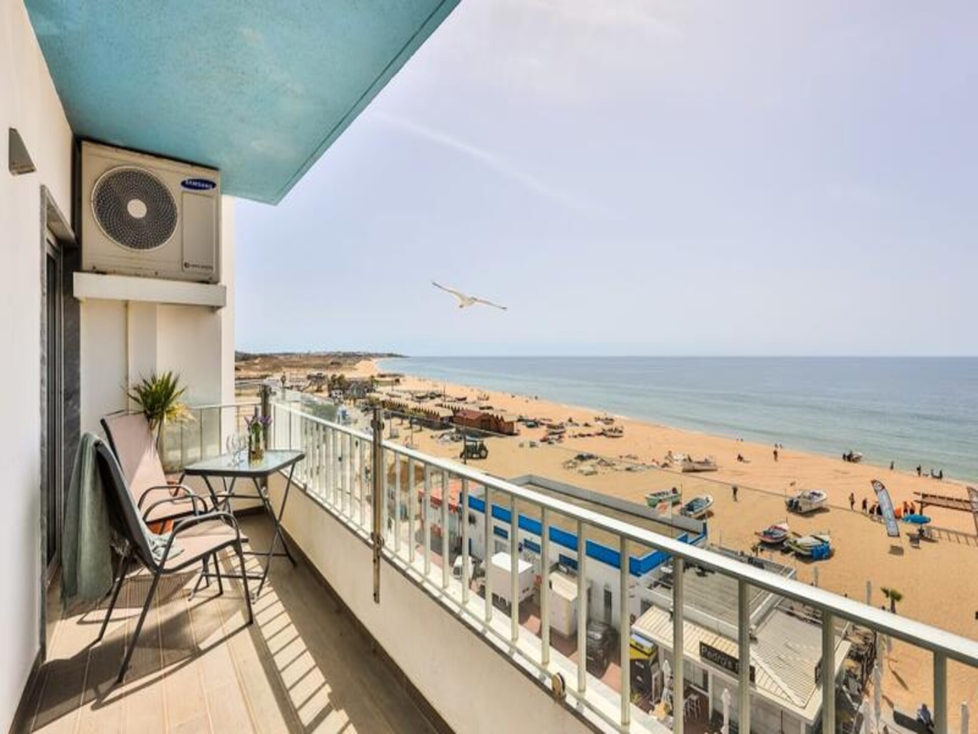 Appartement aan zee in Armação de Pêra met panoramisch oceaanzicht - foto 16