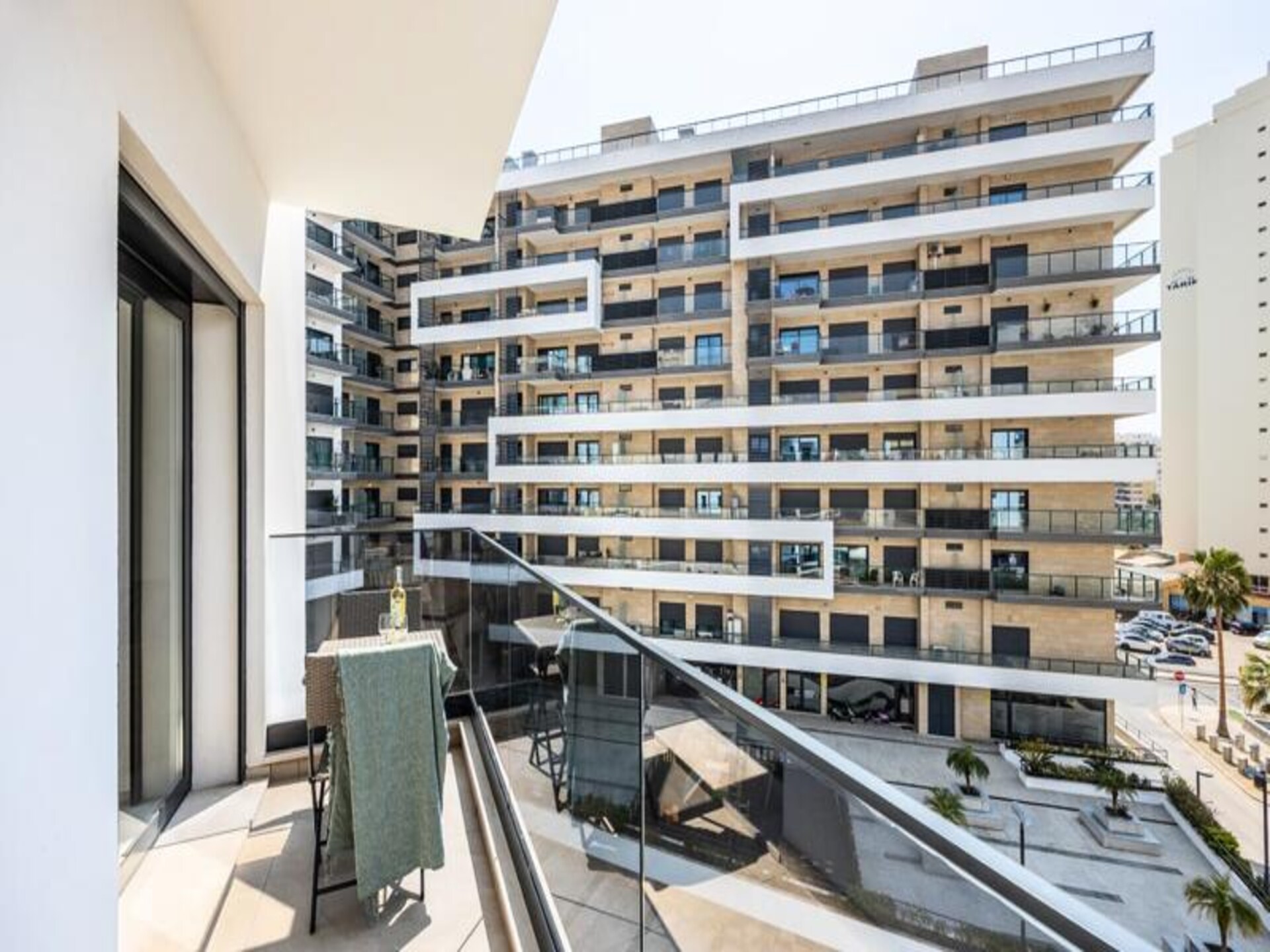 Modern appartement op 50 meter van Praia da Rocha met balkon en airco - foto 9