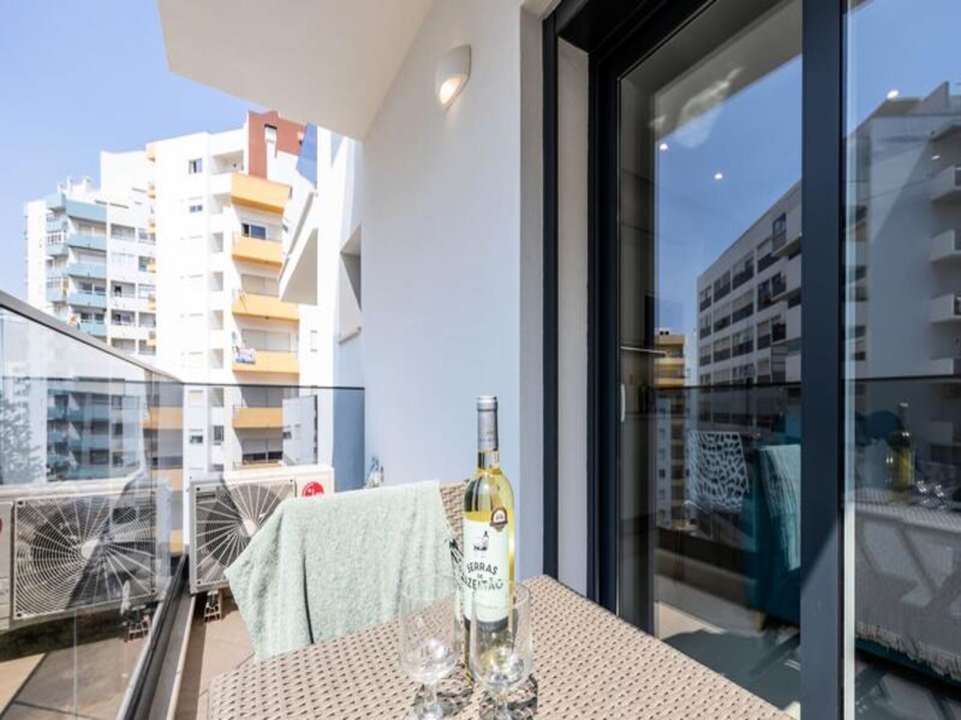 Modern appartement op 50 meter van Praia da Rocha met balkon en airco - foto 17