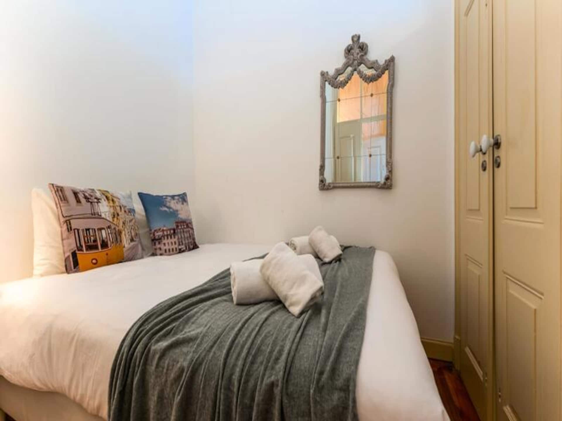 Historisch appartement in Olhão met panoramisch dakterras en uitzicht op zee - foto 7